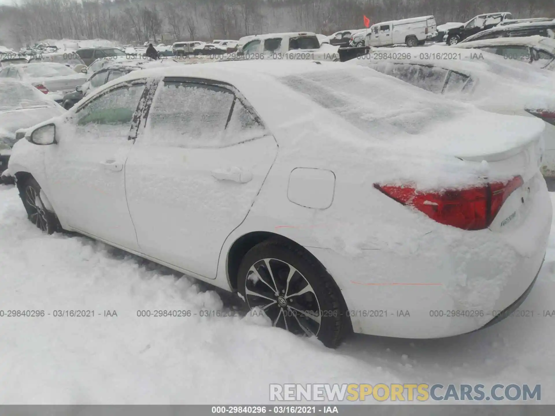 3 Photograph of a damaged car 2T1BURHE8KC192035 TOYOTA COROLLA 2019