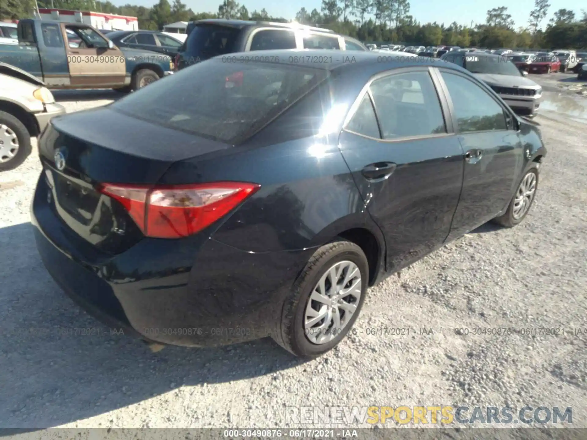 4 Photograph of a damaged car 2T1BURHE8KC192231 TOYOTA COROLLA 2019