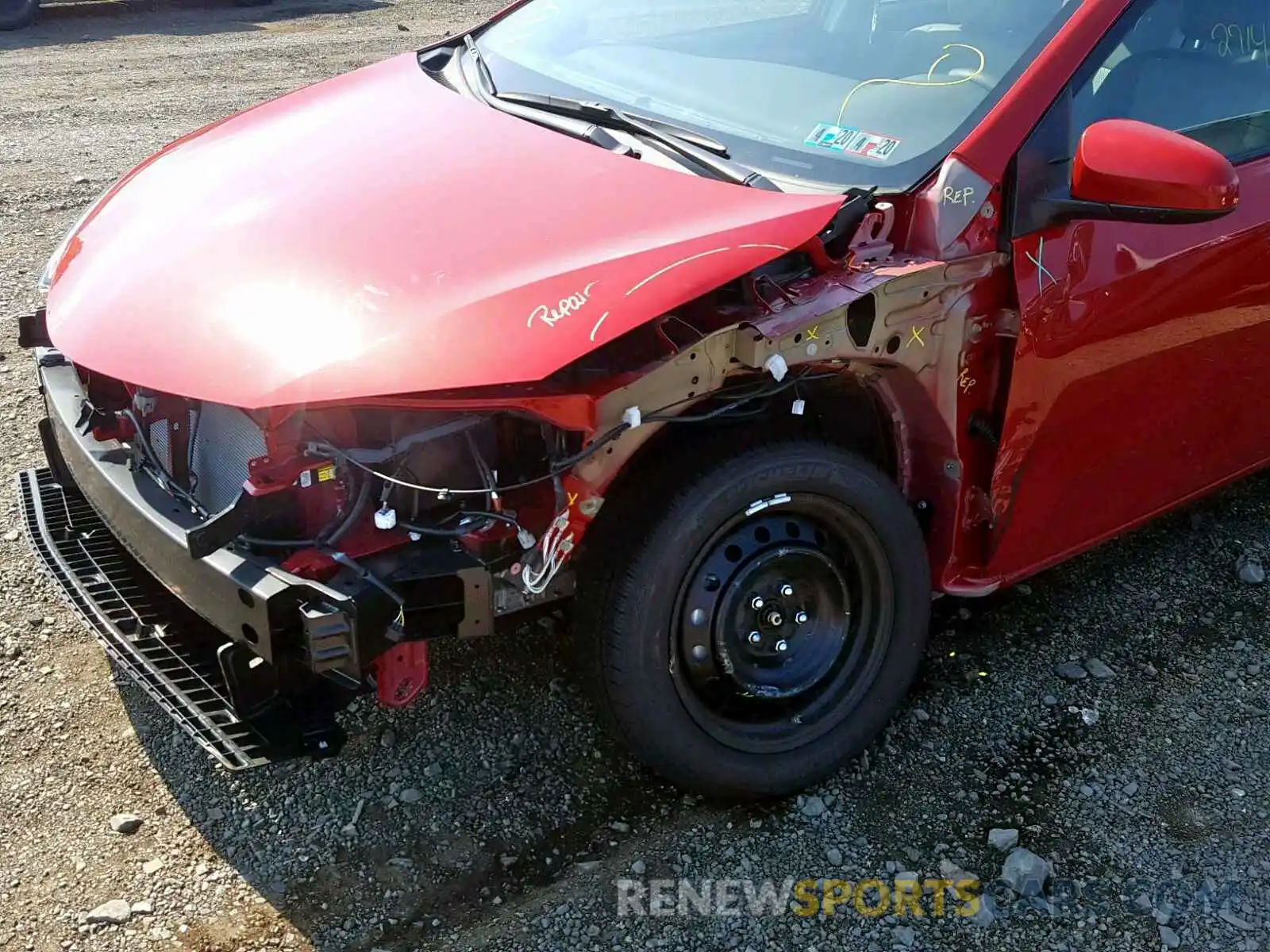 9 Photograph of a damaged car 2T1BURHE8KC192293 TOYOTA COROLLA 2019