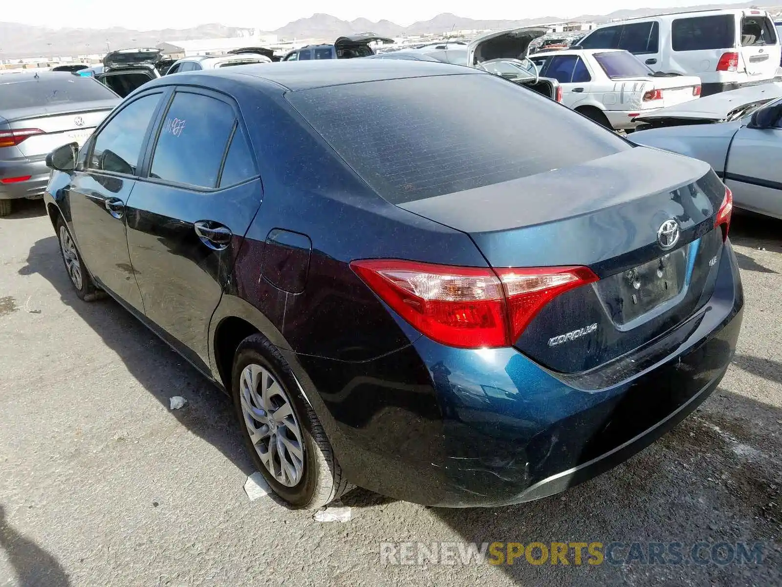 3 Photograph of a damaged car 2T1BURHE8KC192584 TOYOTA COROLLA 2019