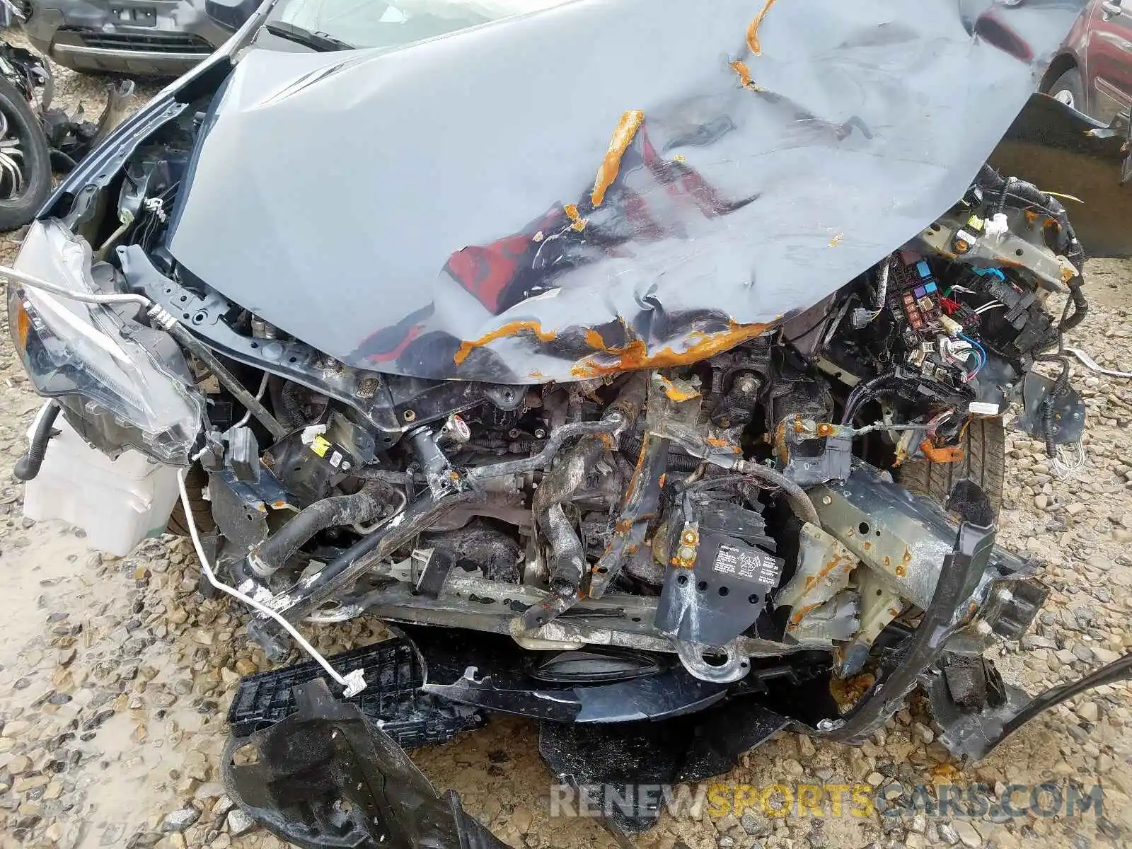 7 Photograph of a damaged car 2T1BURHE8KC192715 TOYOTA COROLLA 2019