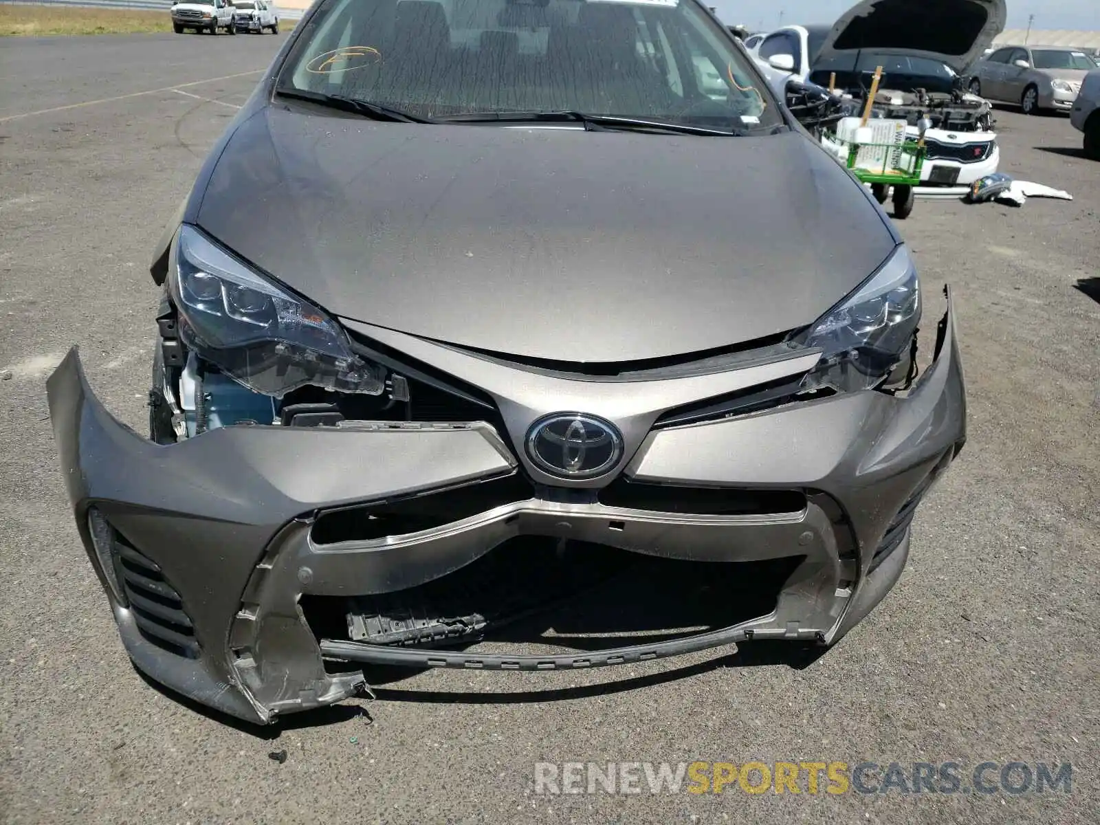 9 Photograph of a damaged car 2T1BURHE8KC193430 TOYOTA COROLLA 2019