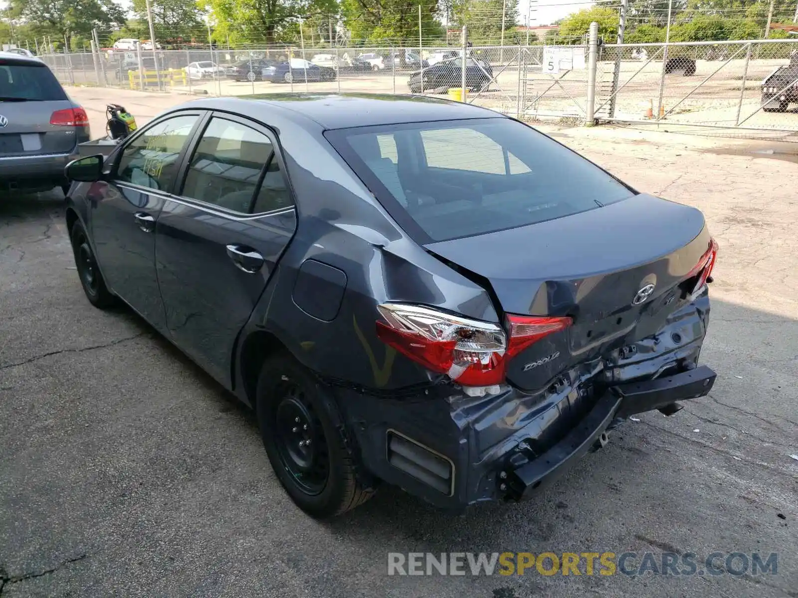 3 Photograph of a damaged car 2T1BURHE8KC194142 TOYOTA COROLLA 2019