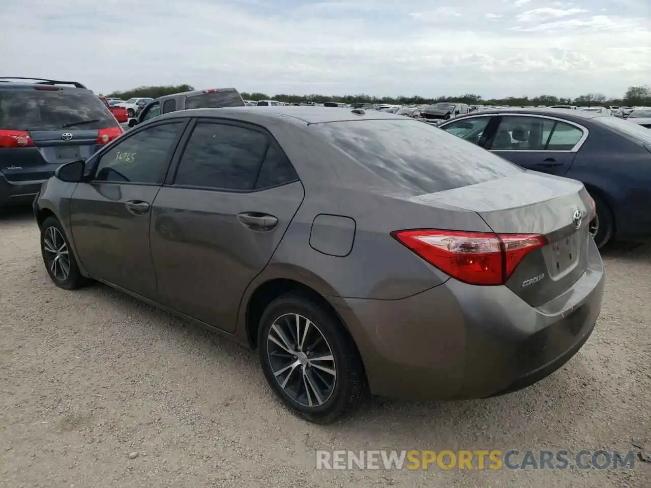 3 Photograph of a damaged car 2T1BURHE8KC194352 TOYOTA COROLLA 2019