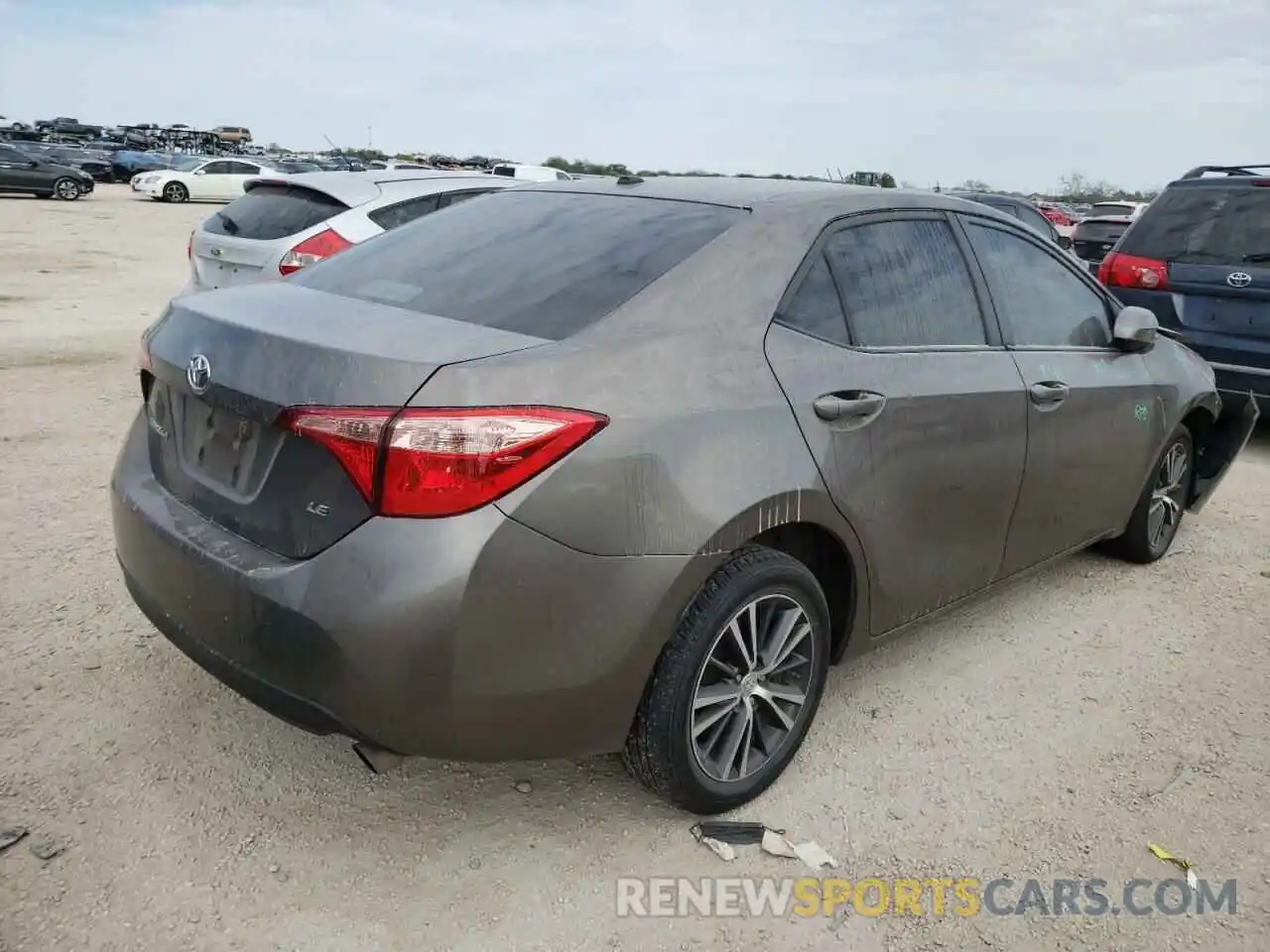 4 Photograph of a damaged car 2T1BURHE8KC194352 TOYOTA COROLLA 2019