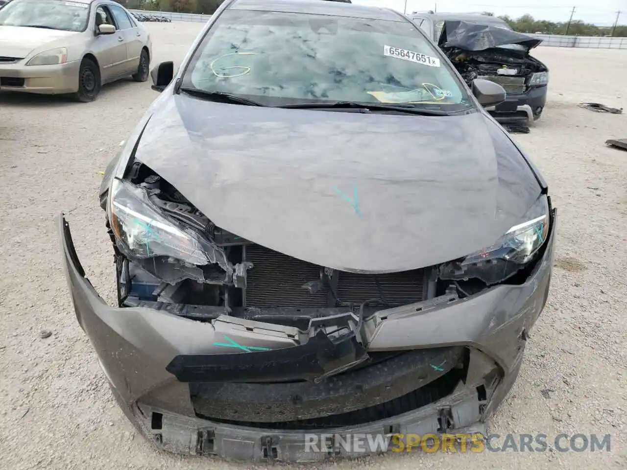 9 Photograph of a damaged car 2T1BURHE8KC194352 TOYOTA COROLLA 2019