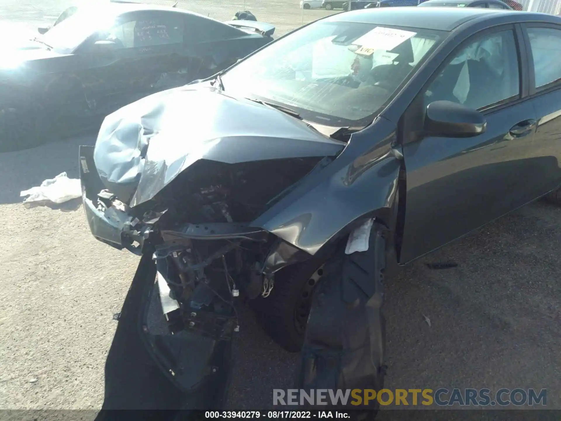 2 Photograph of a damaged car 2T1BURHE8KC194688 TOYOTA COROLLA 2019