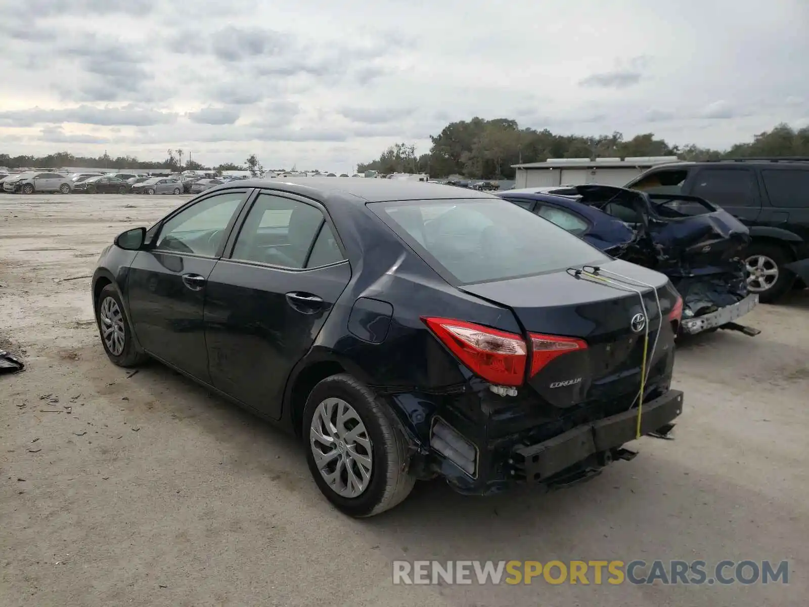 3 Photograph of a damaged car 2T1BURHE8KC194724 TOYOTA COROLLA 2019