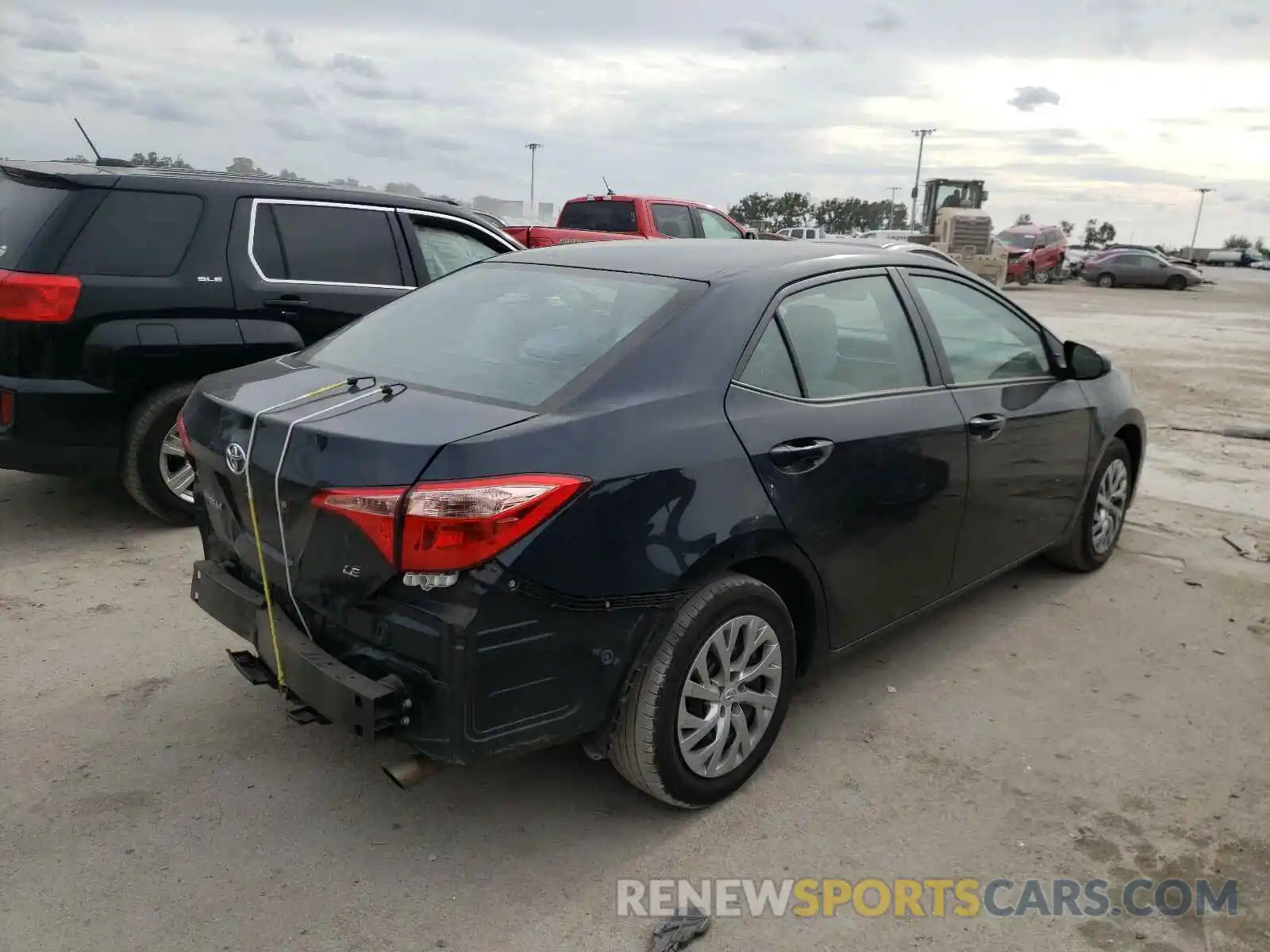 4 Photograph of a damaged car 2T1BURHE8KC194724 TOYOTA COROLLA 2019