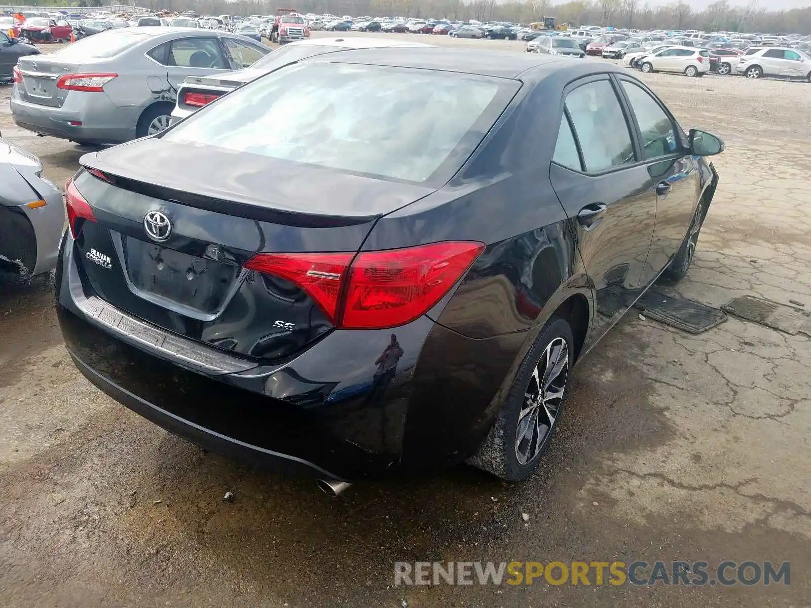 4 Photograph of a damaged car 2T1BURHE8KC194738 TOYOTA COROLLA 2019