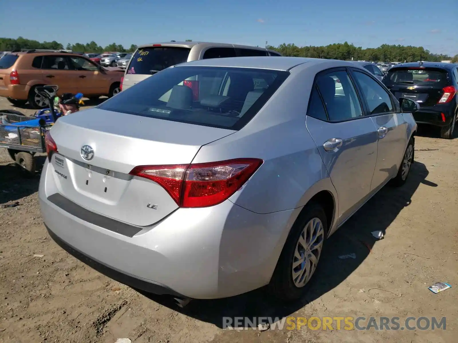 4 Photograph of a damaged car 2T1BURHE8KC195503 TOYOTA COROLLA 2019