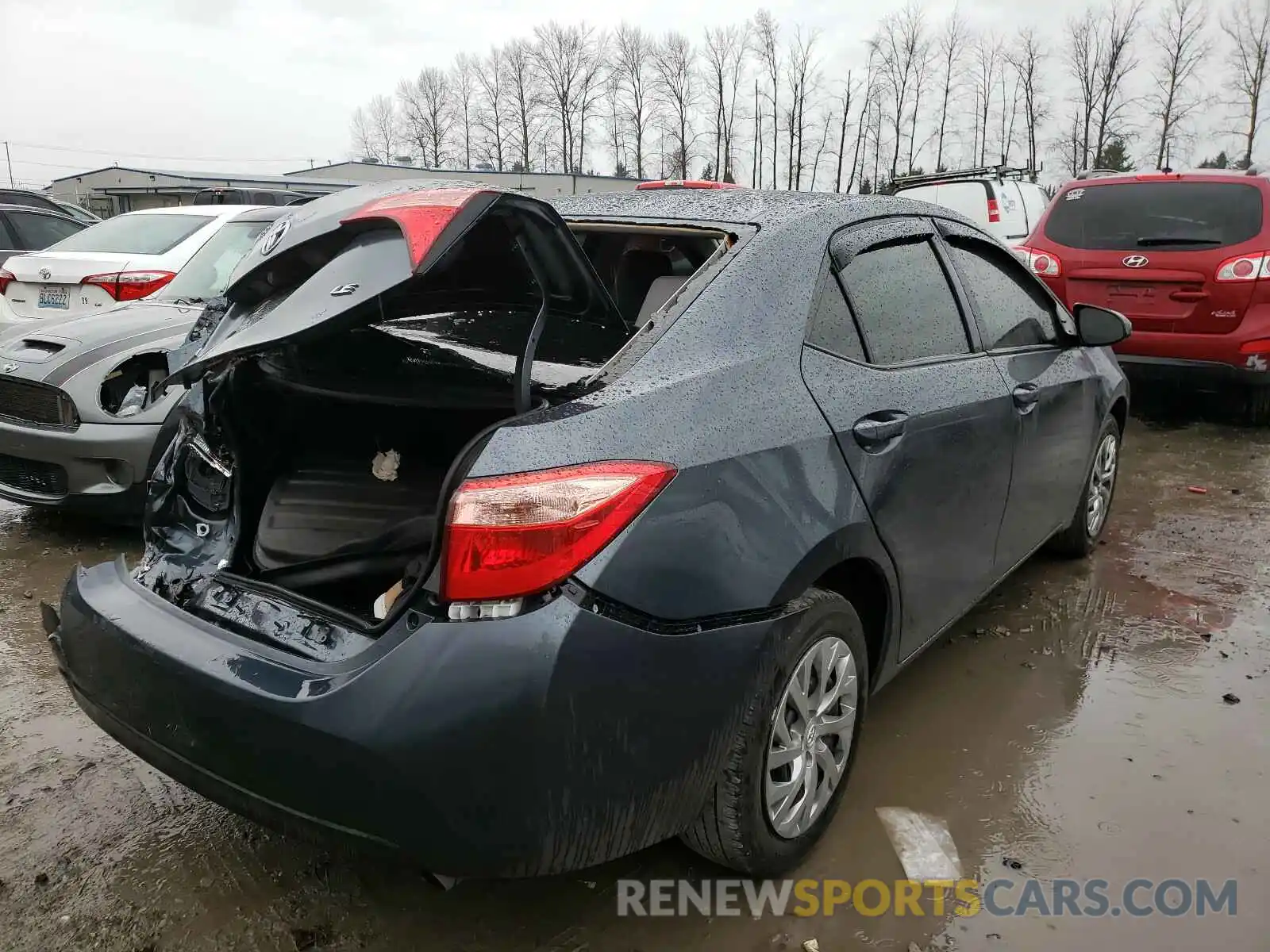 4 Photograph of a damaged car 2T1BURHE8KC197011 TOYOTA COROLLA 2019