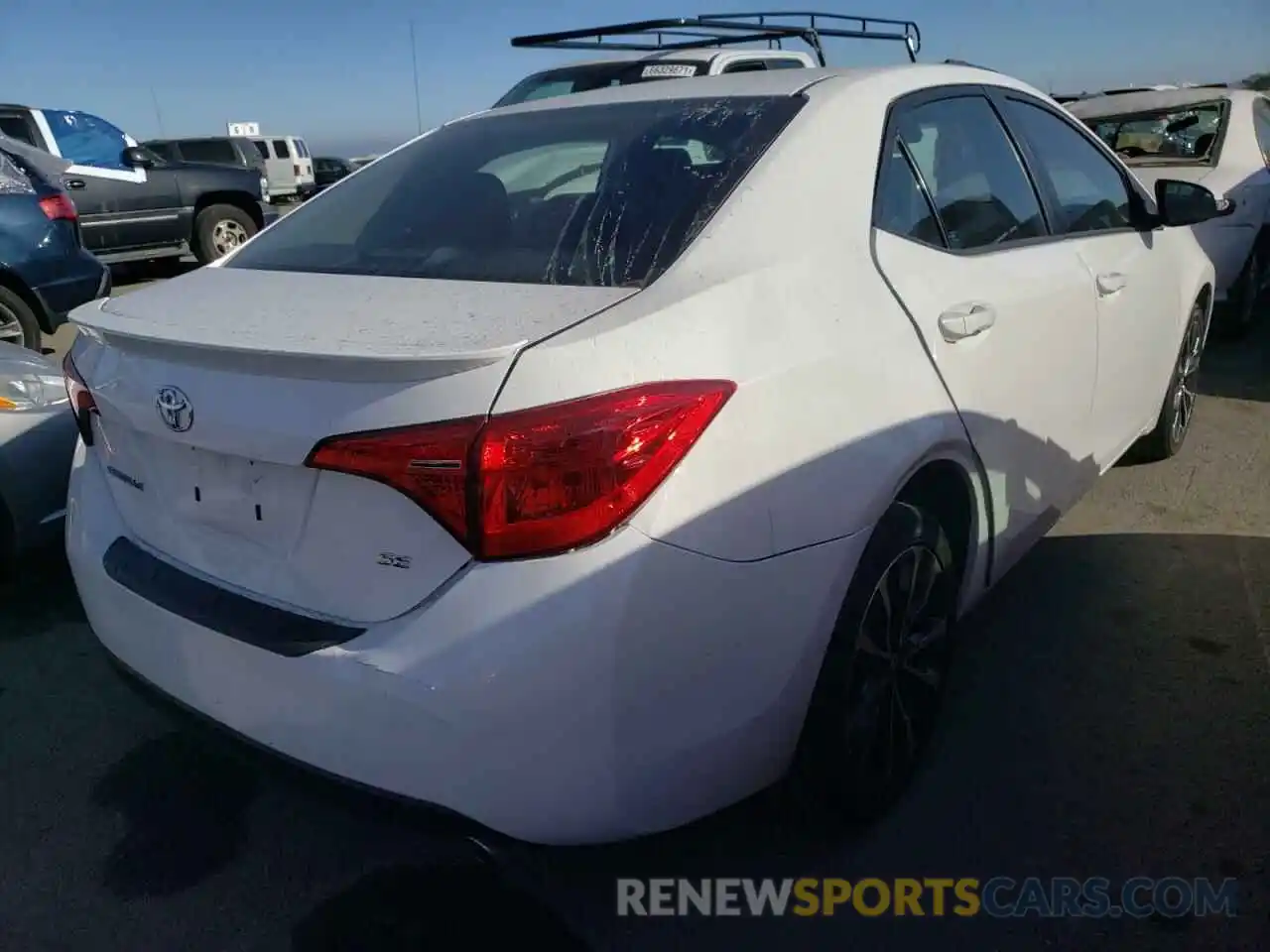 4 Photograph of a damaged car 2T1BURHE8KC197140 TOYOTA COROLLA 2019