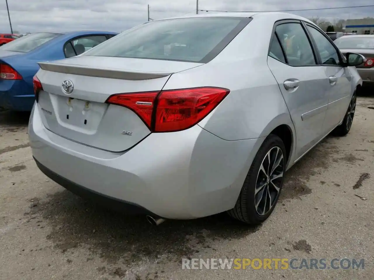 4 Photograph of a damaged car 2T1BURHE8KC197378 TOYOTA COROLLA 2019