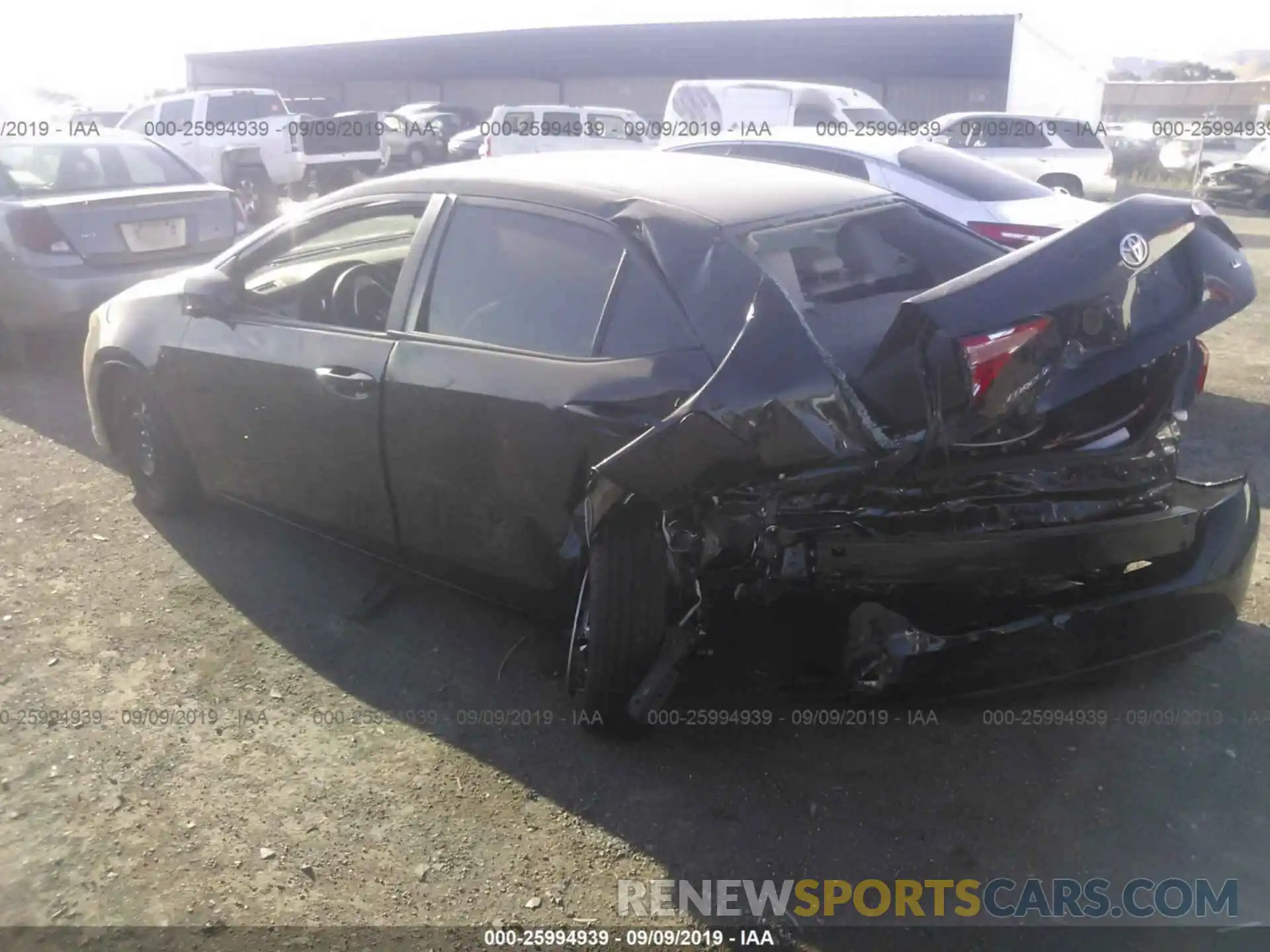 3 Photograph of a damaged car 2T1BURHE8KC197820 TOYOTA COROLLA 2019