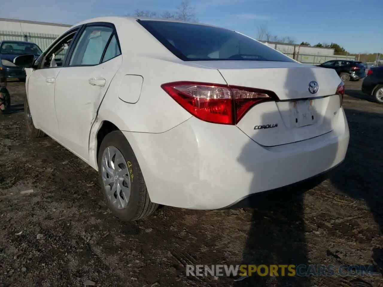 3 Photograph of a damaged car 2T1BURHE8KC197977 TOYOTA COROLLA 2019