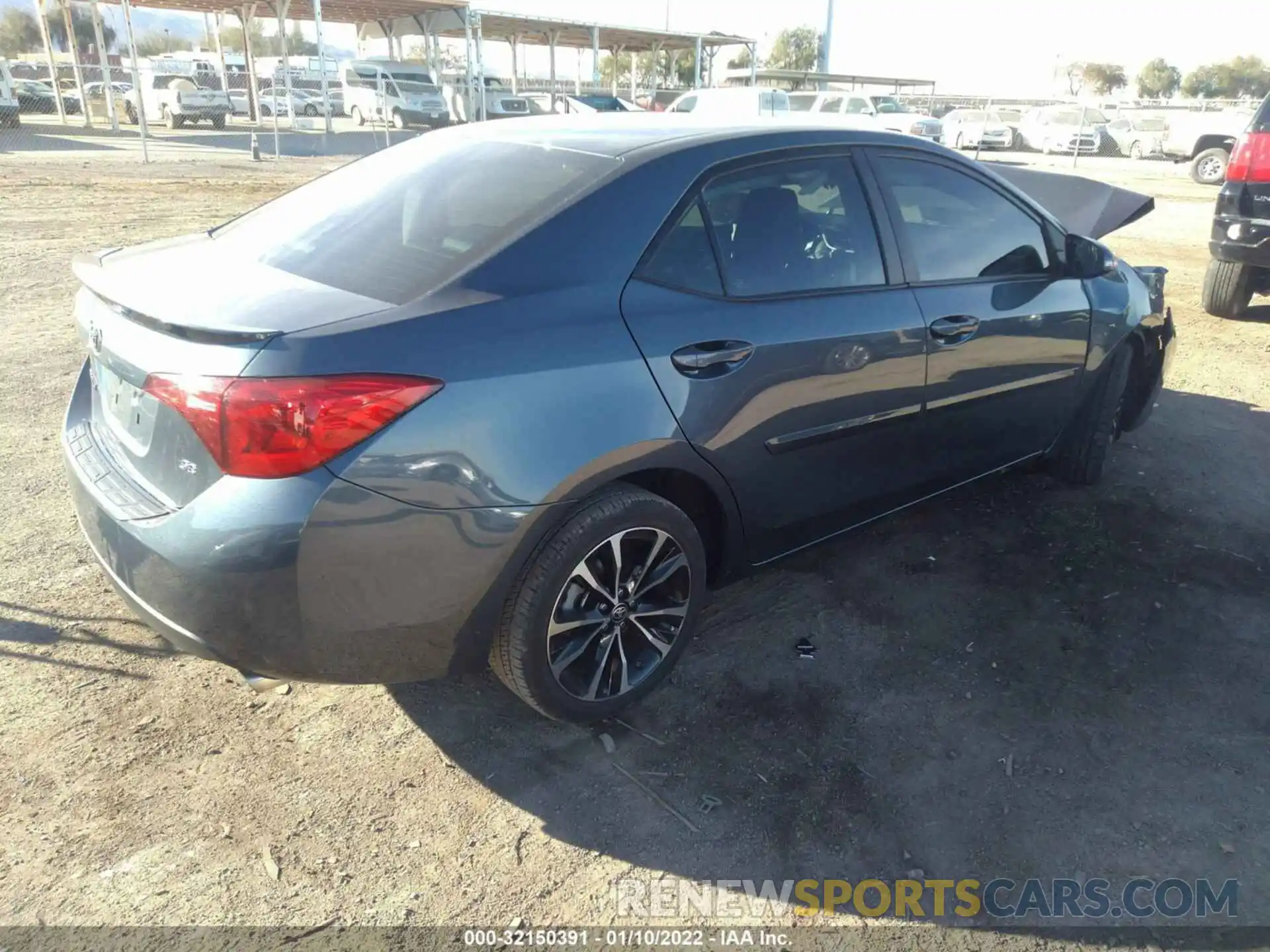 4 Photograph of a damaged car 2T1BURHE8KC198336 TOYOTA COROLLA 2019