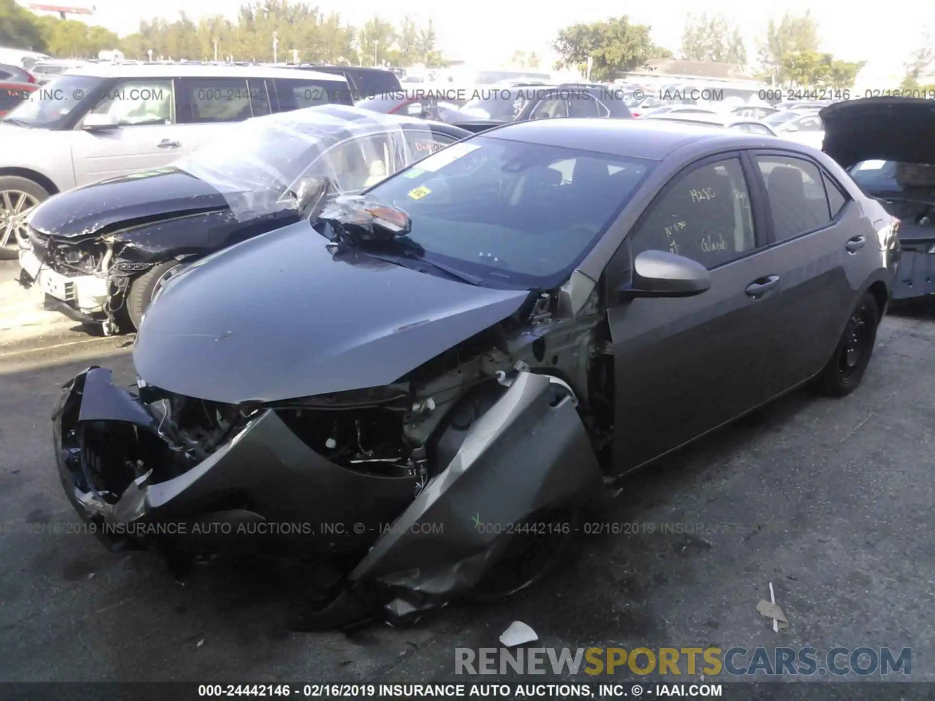 2 Photograph of a damaged car 2T1BURHE8KC199826 TOYOTA COROLLA 2019