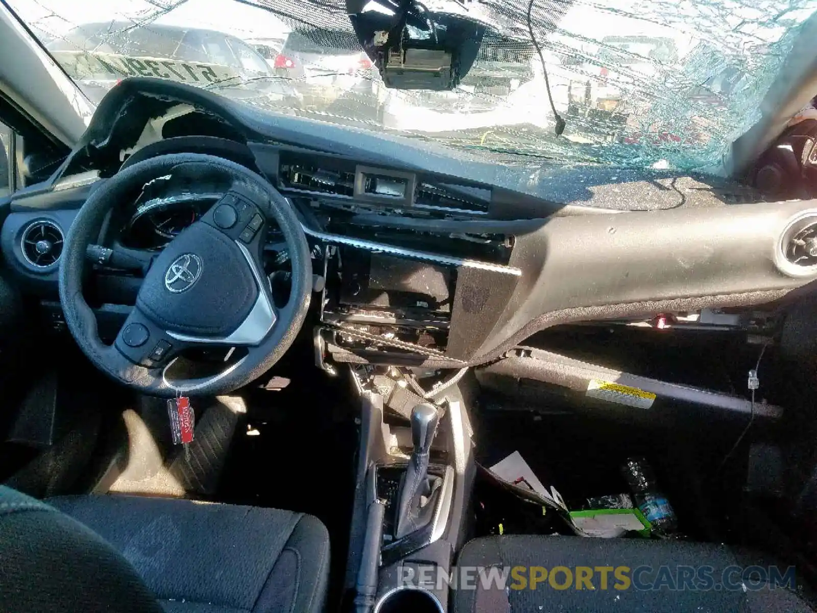 9 Photograph of a damaged car 2T1BURHE8KC200005 TOYOTA COROLLA 2019