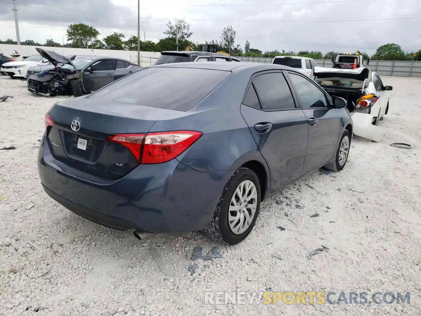 4 Photograph of a damaged car 2T1BURHE8KC200540 TOYOTA COROLLA 2019