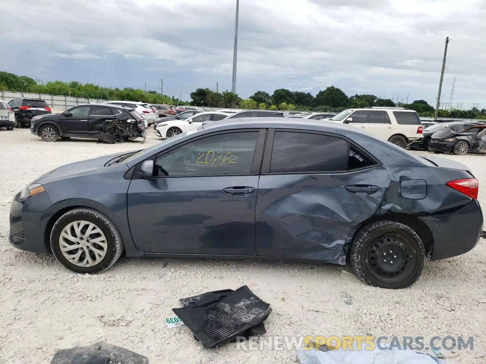 9 Photograph of a damaged car 2T1BURHE8KC200540 TOYOTA COROLLA 2019