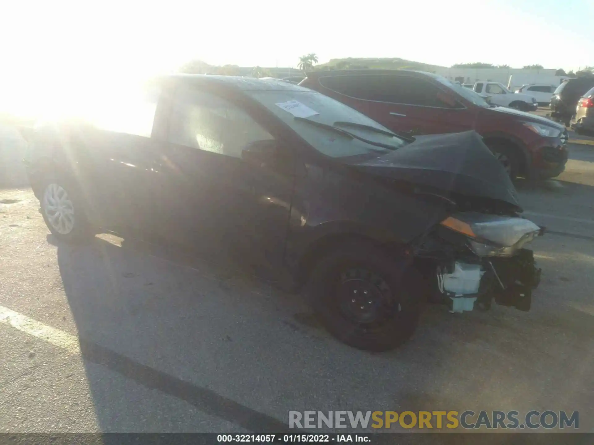 1 Photograph of a damaged car 2T1BURHE8KC201915 TOYOTA COROLLA 2019