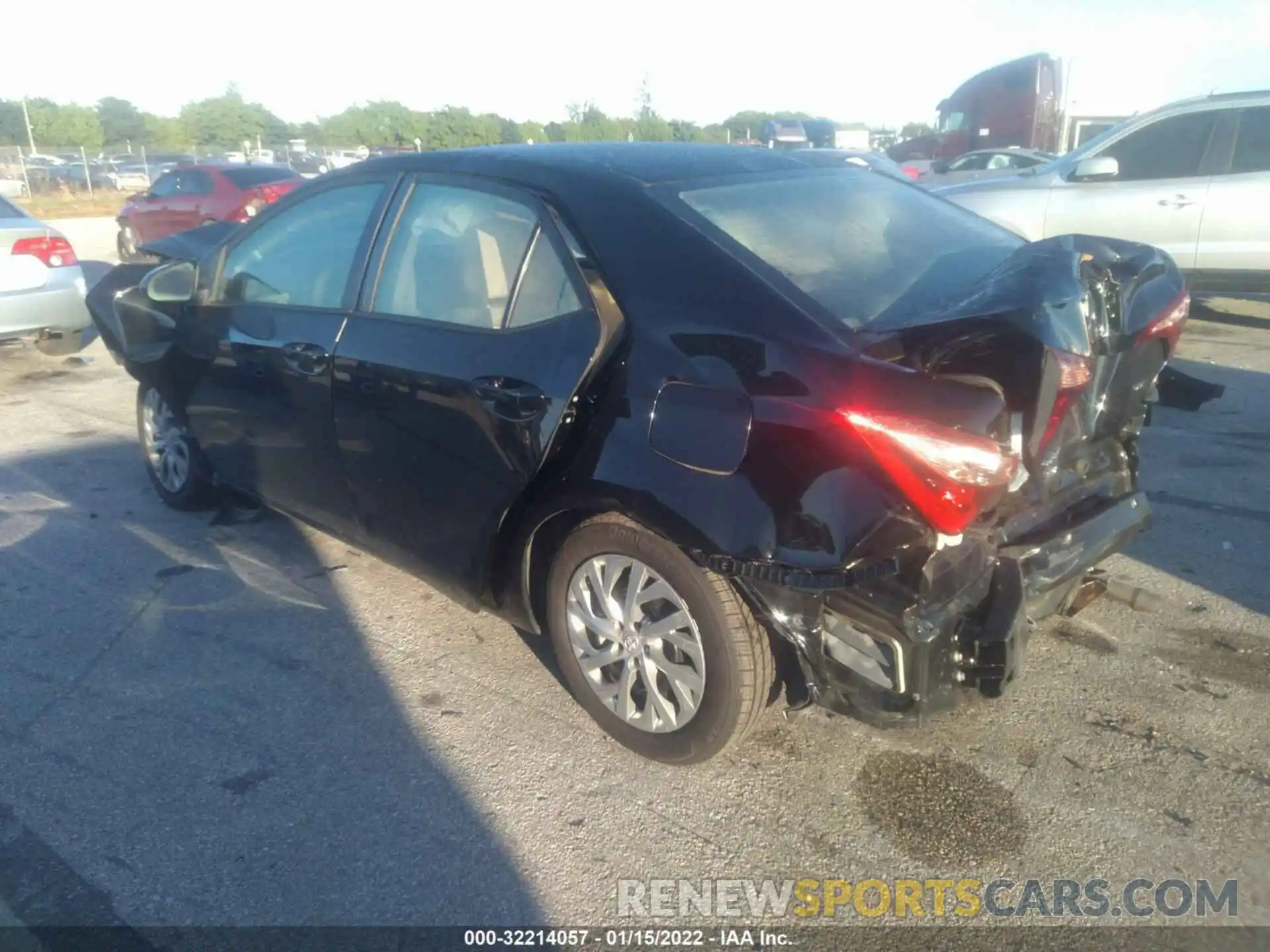 3 Photograph of a damaged car 2T1BURHE8KC201915 TOYOTA COROLLA 2019