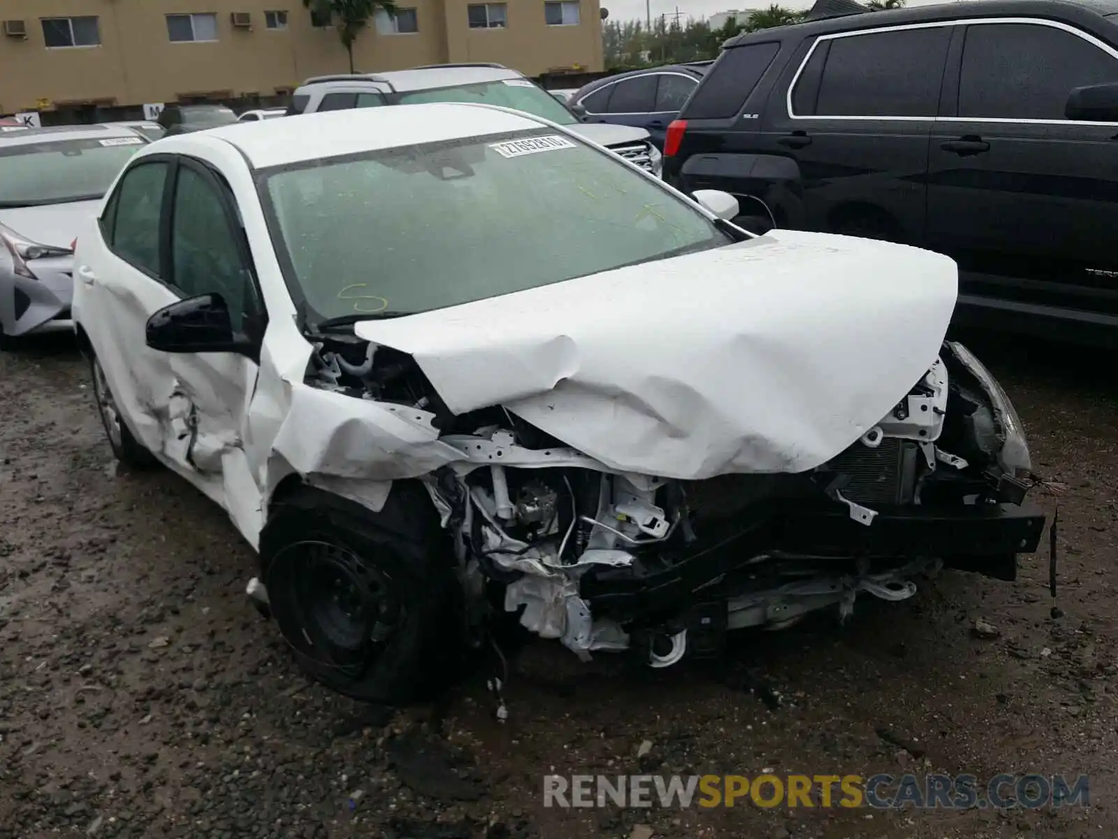 1 Photograph of a damaged car 2T1BURHE8KC202045 TOYOTA COROLLA 2019