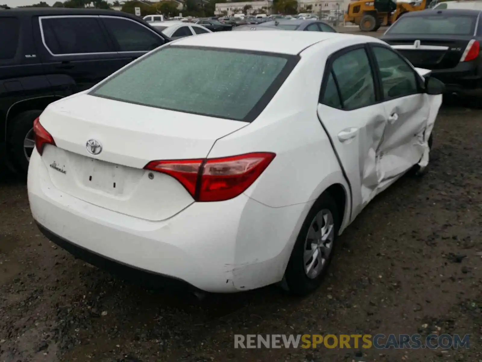 4 Photograph of a damaged car 2T1BURHE8KC202045 TOYOTA COROLLA 2019