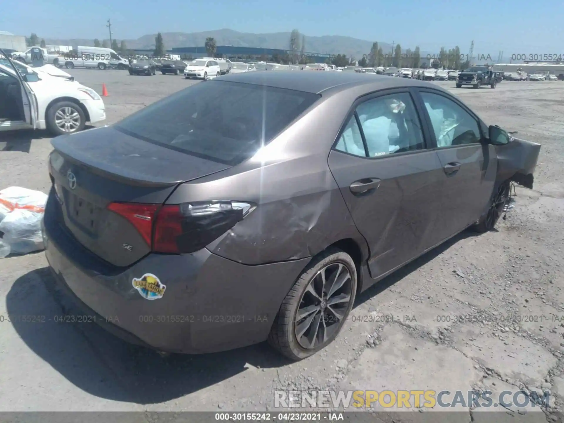 4 Photograph of a damaged car 2T1BURHE8KC202112 TOYOTA COROLLA 2019