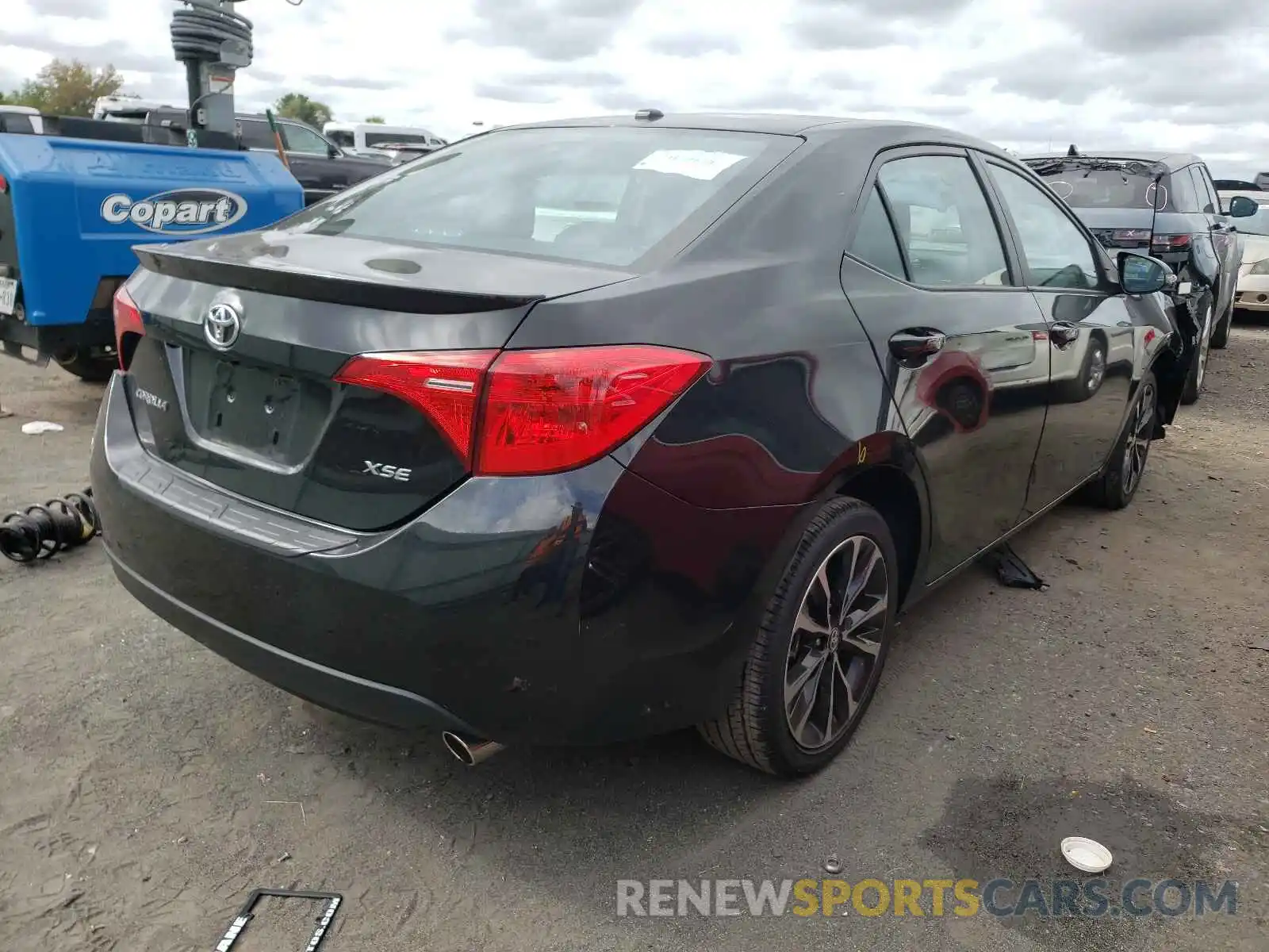 4 Photograph of a damaged car 2T1BURHE8KC202174 TOYOTA COROLLA 2019