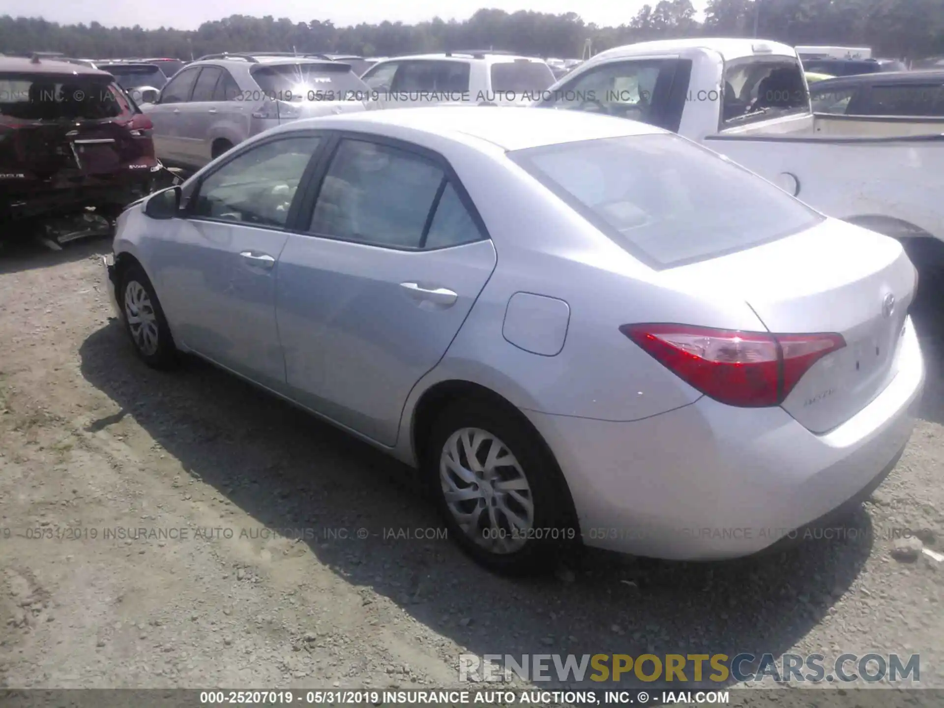 3 Photograph of a damaged car 2T1BURHE8KC203387 TOYOTA COROLLA 2019