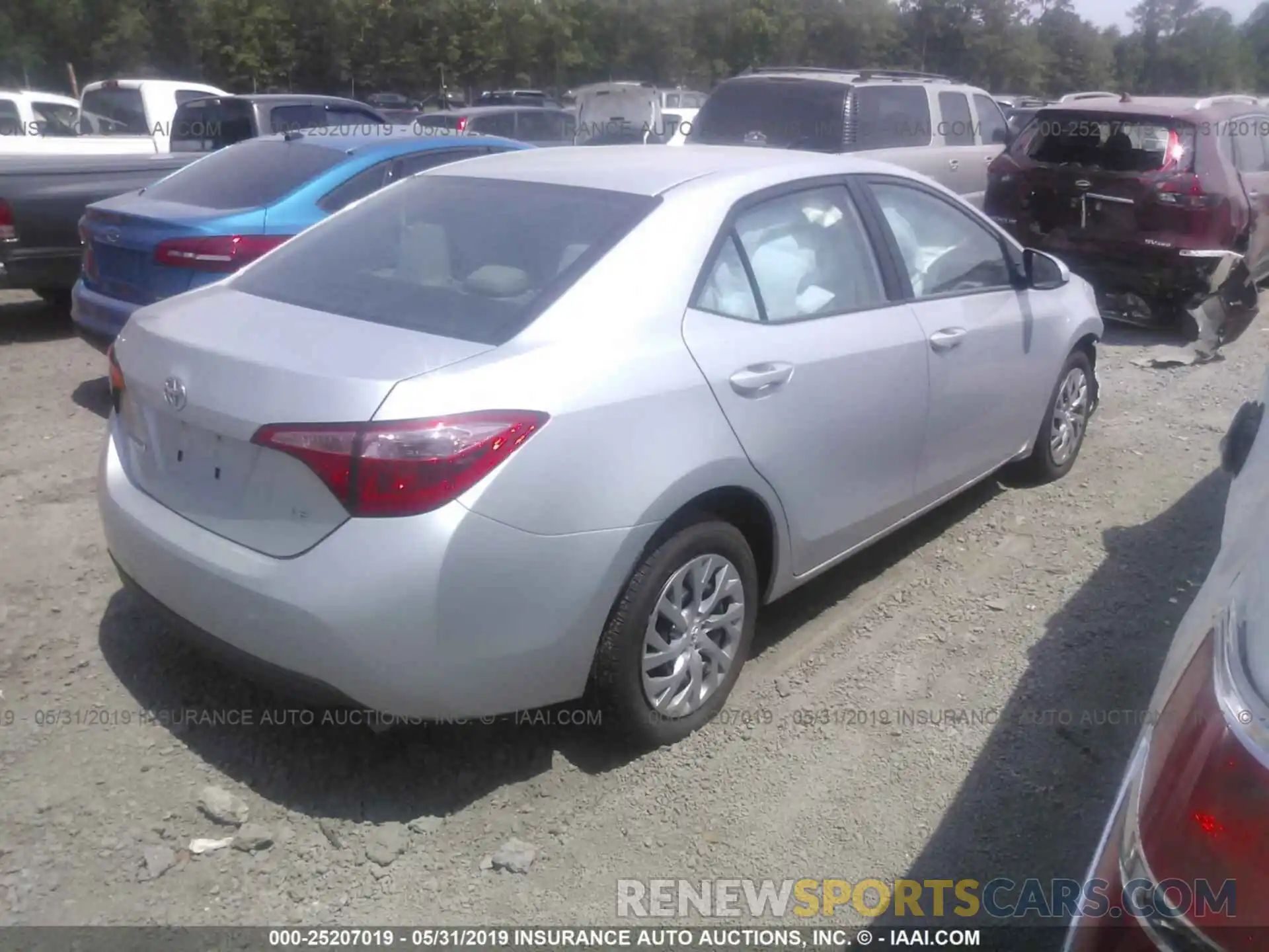 4 Photograph of a damaged car 2T1BURHE8KC203387 TOYOTA COROLLA 2019