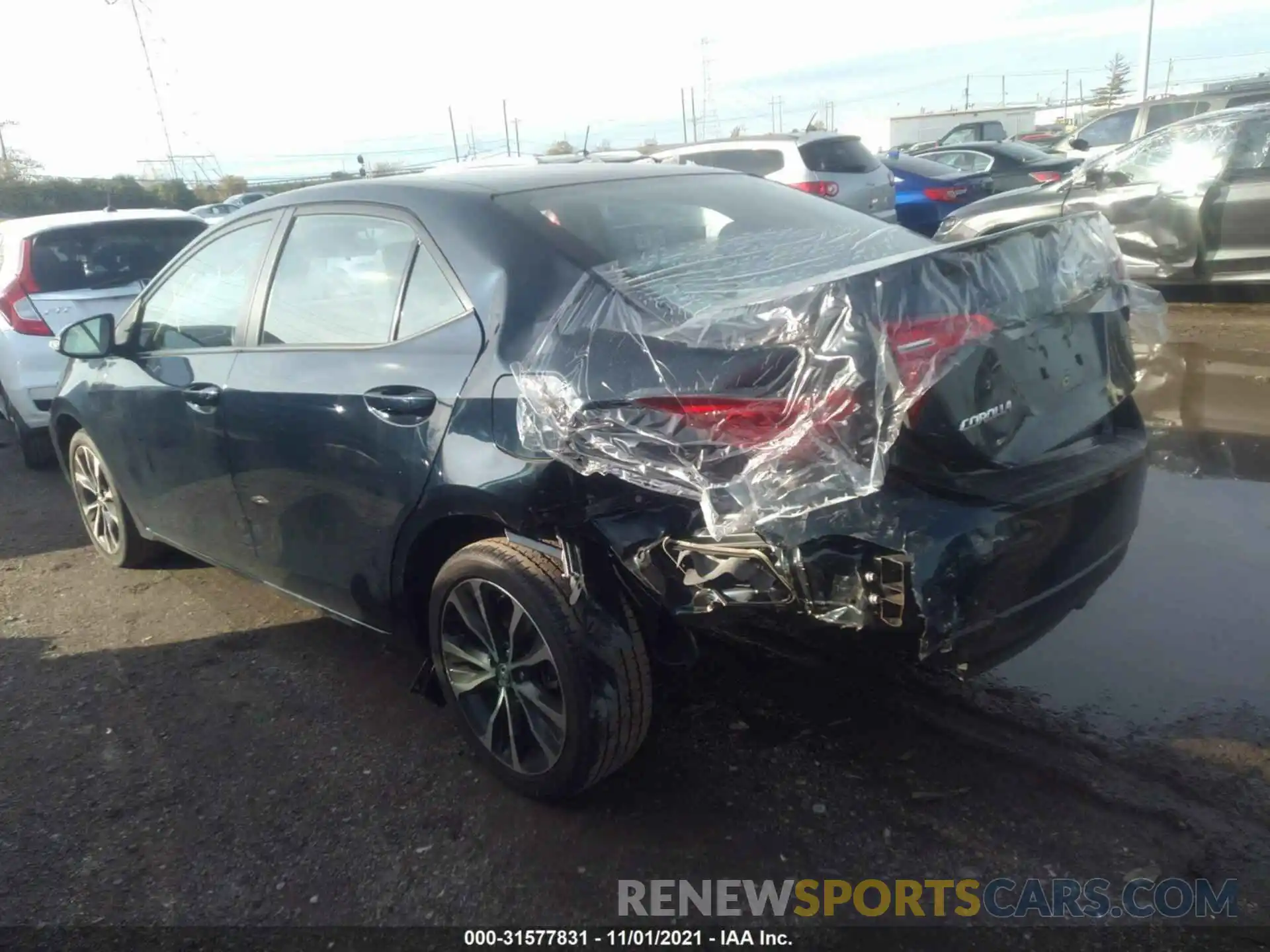 3 Photograph of a damaged car 2T1BURHE8KC204071 TOYOTA COROLLA 2019