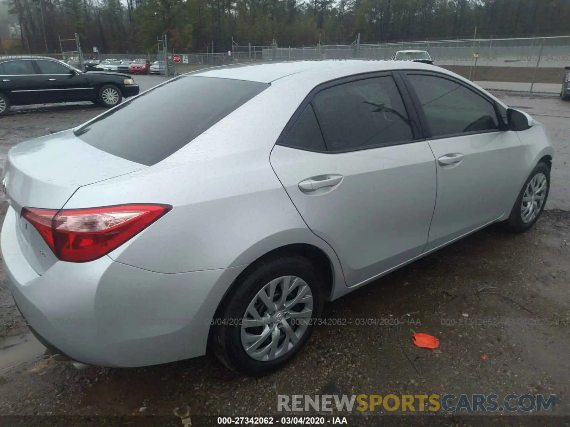 4 Photograph of a damaged car 2T1BURHE8KC204152 TOYOTA COROLLA 2019