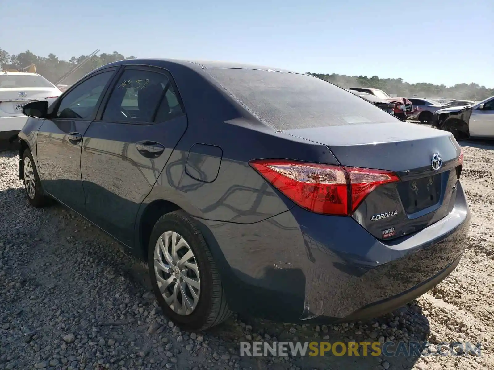 3 Photograph of a damaged car 2T1BURHE8KC204233 TOYOTA COROLLA 2019