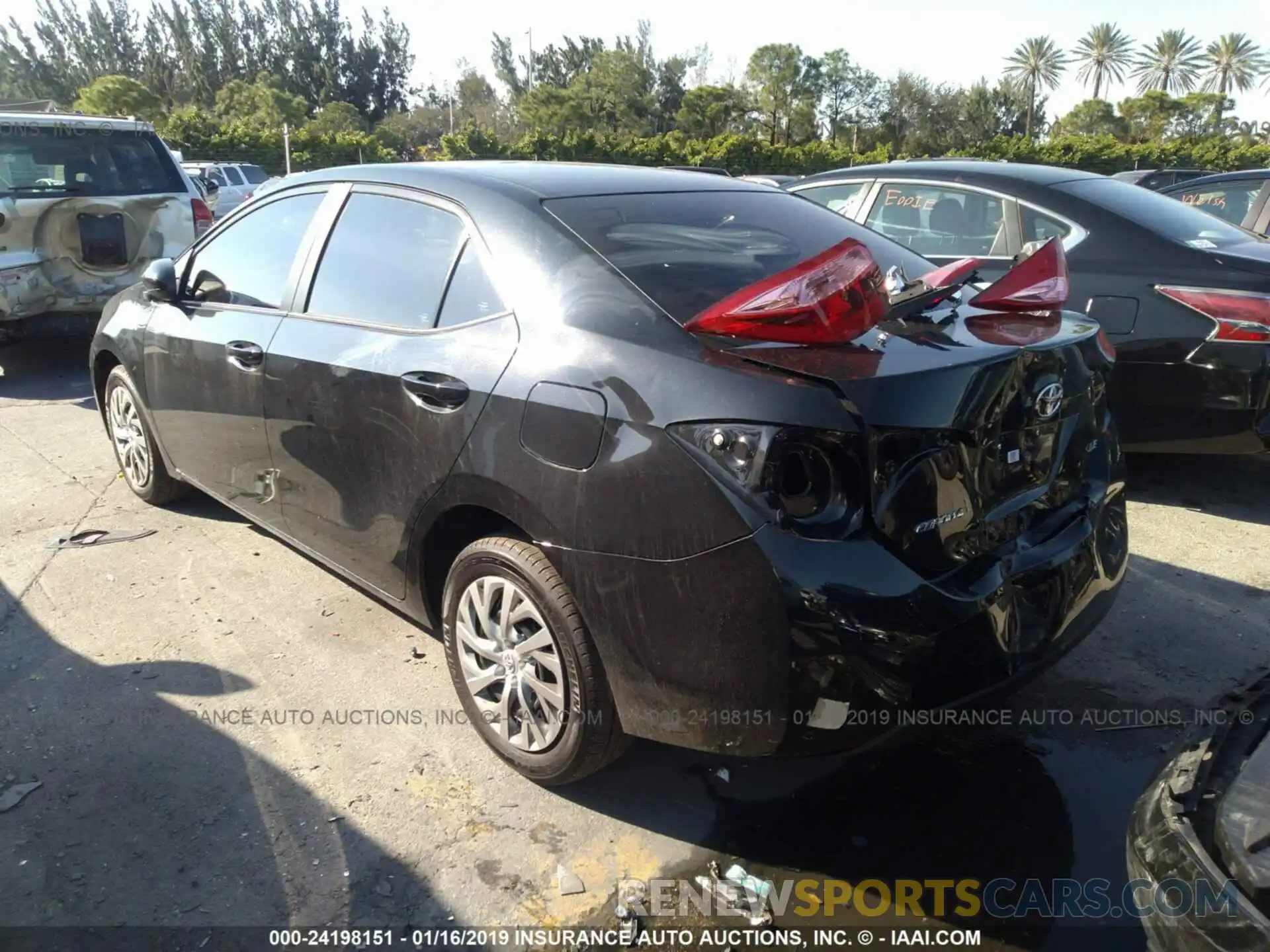 3 Photograph of a damaged car 2T1BURHE8KC205009 TOYOTA COROLLA 2019