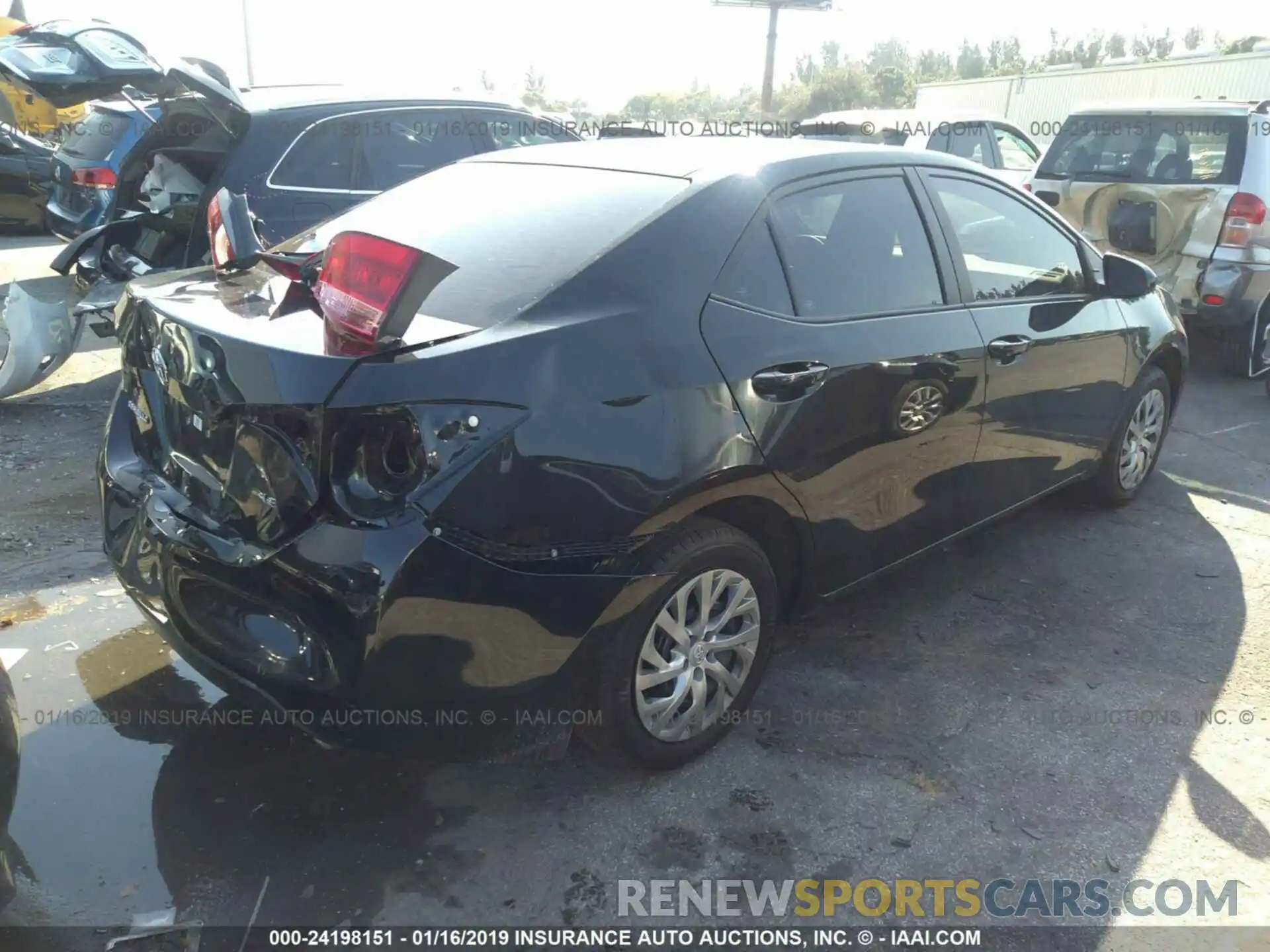 4 Photograph of a damaged car 2T1BURHE8KC205009 TOYOTA COROLLA 2019