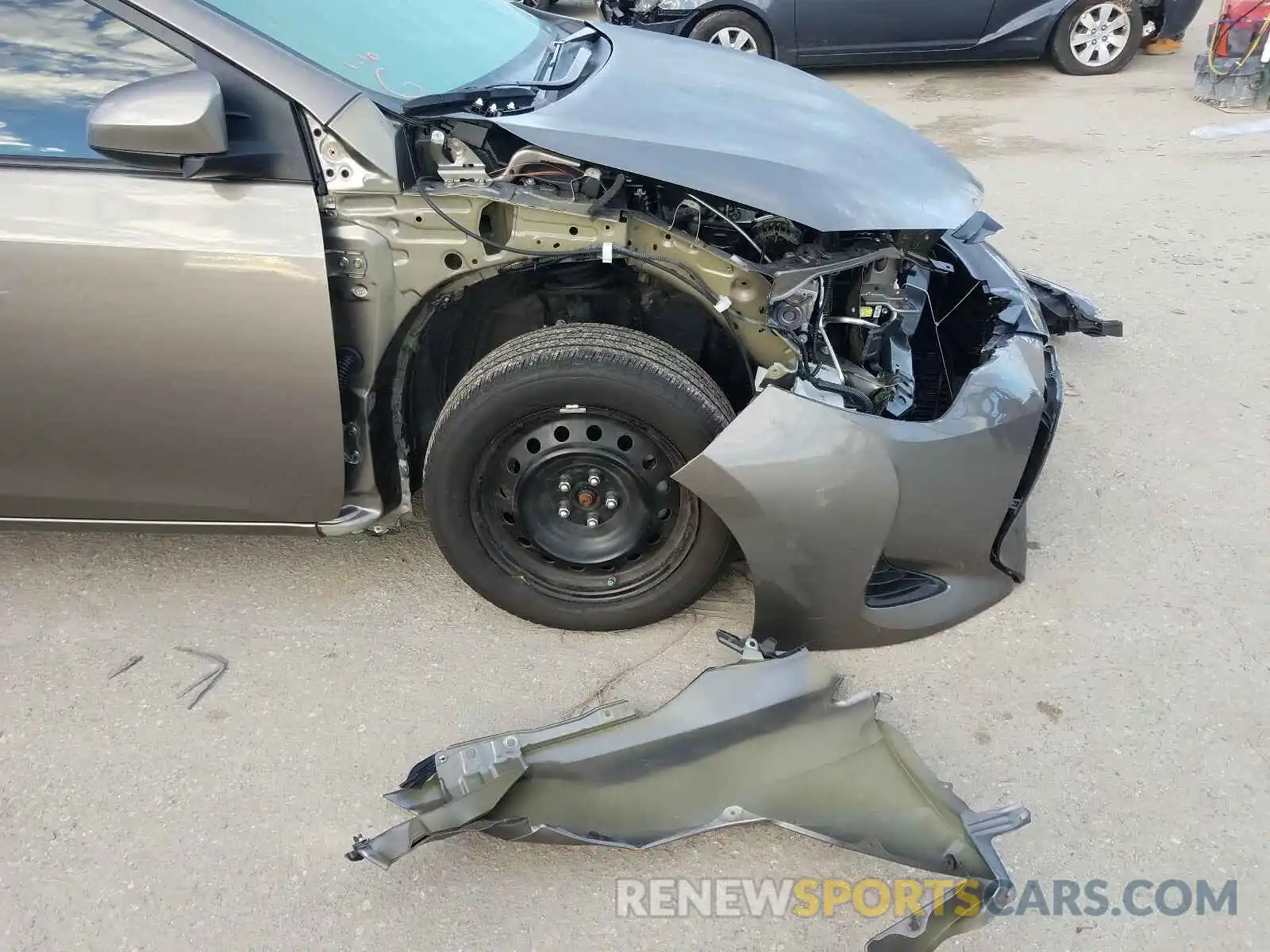 9 Photograph of a damaged car 2T1BURHE8KC205513 TOYOTA COROLLA 2019