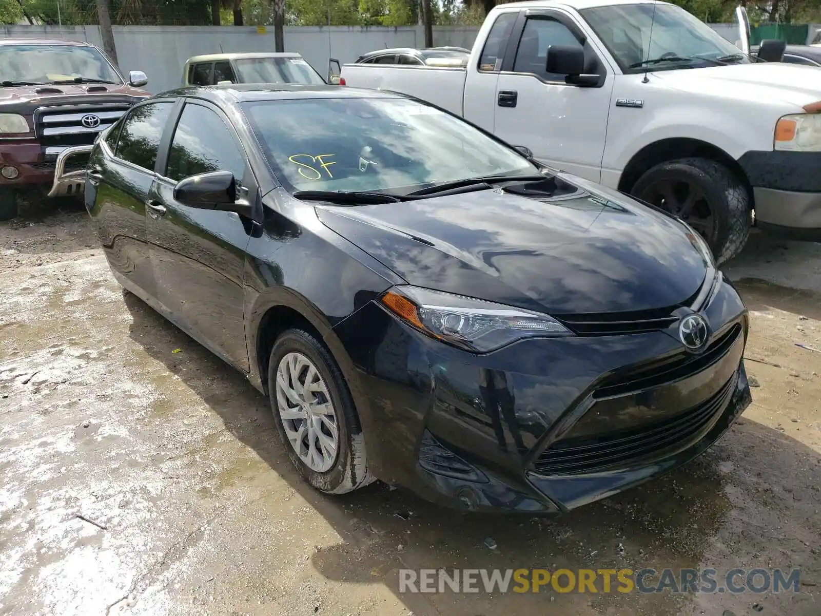 1 Photograph of a damaged car 2T1BURHE8KC205818 TOYOTA COROLLA 2019