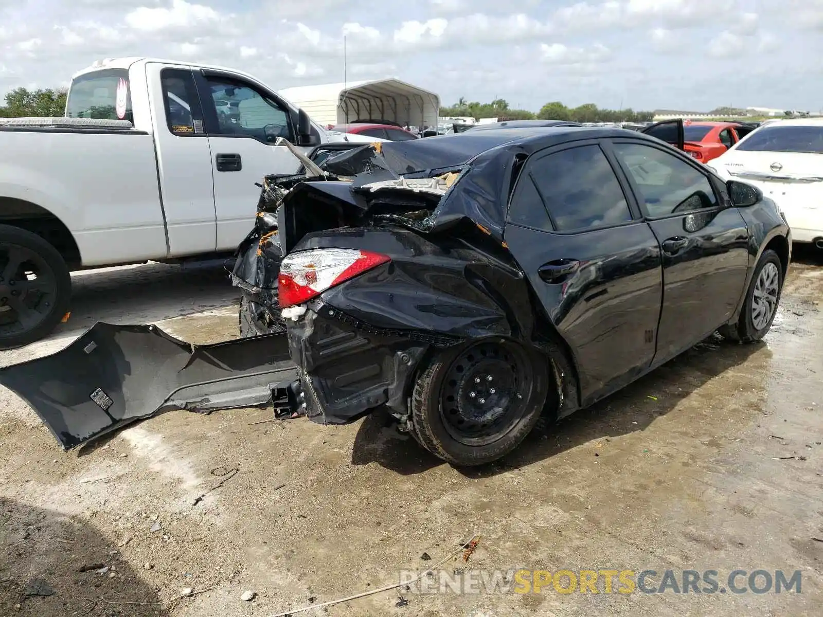 4 Photograph of a damaged car 2T1BURHE8KC205818 TOYOTA COROLLA 2019