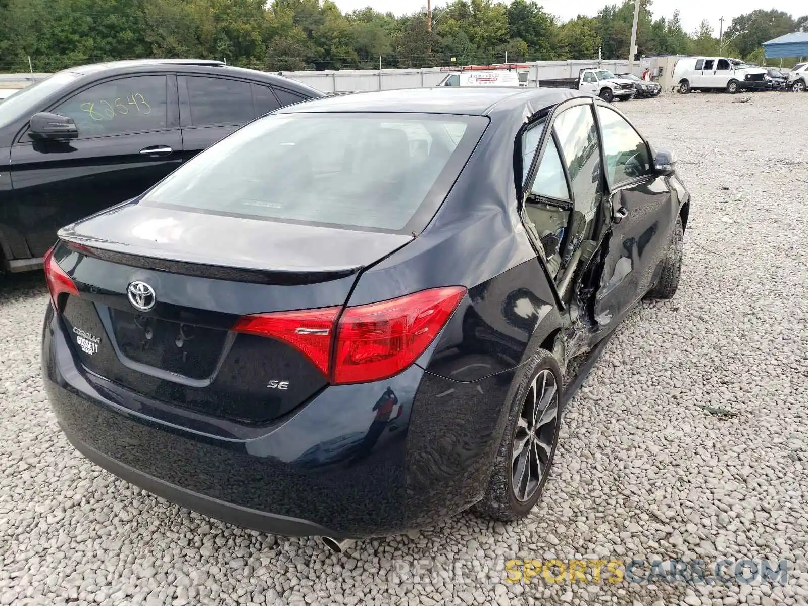 4 Photograph of a damaged car 2T1BURHE8KC206080 TOYOTA COROLLA 2019