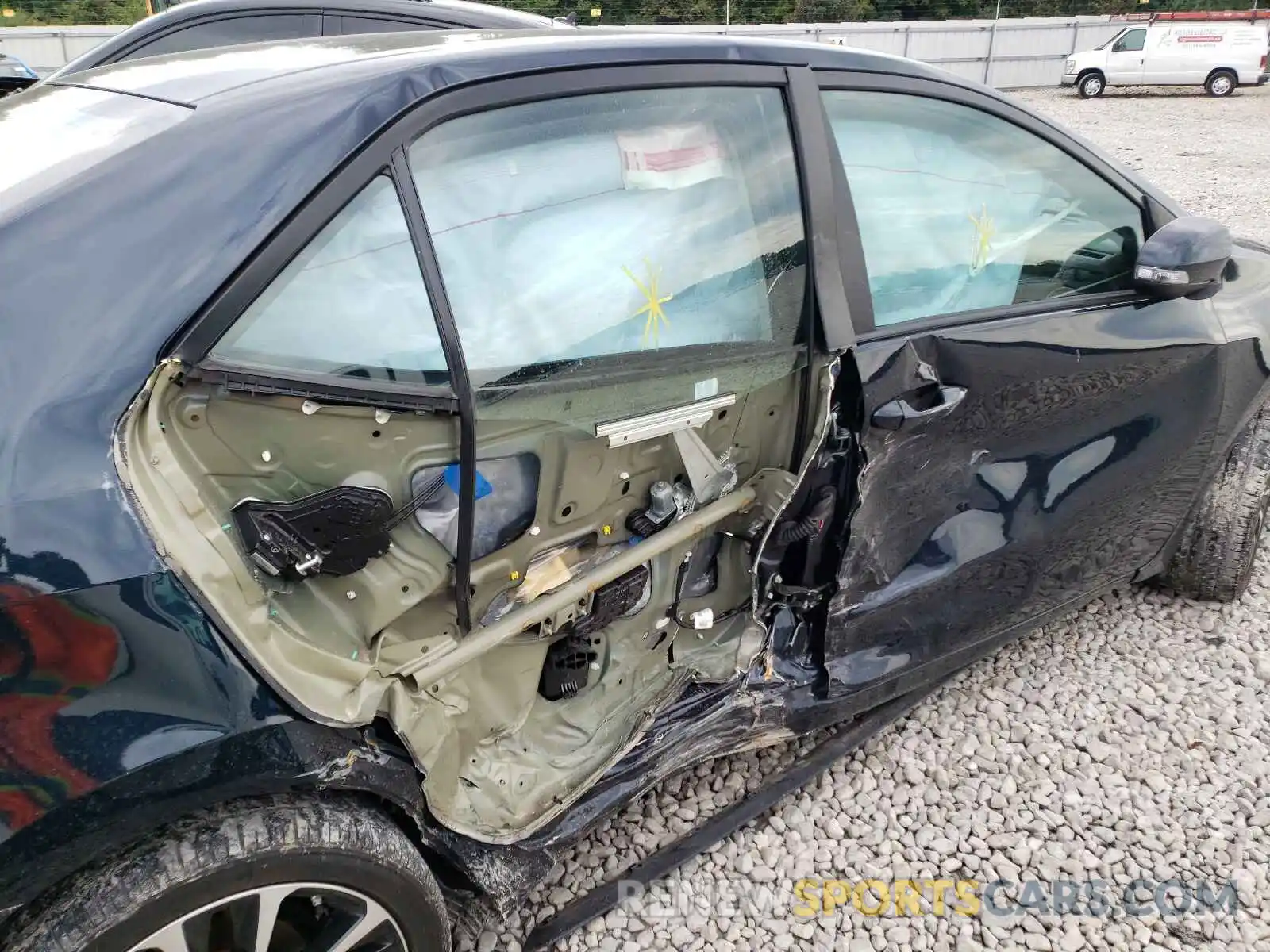 9 Photograph of a damaged car 2T1BURHE8KC206080 TOYOTA COROLLA 2019