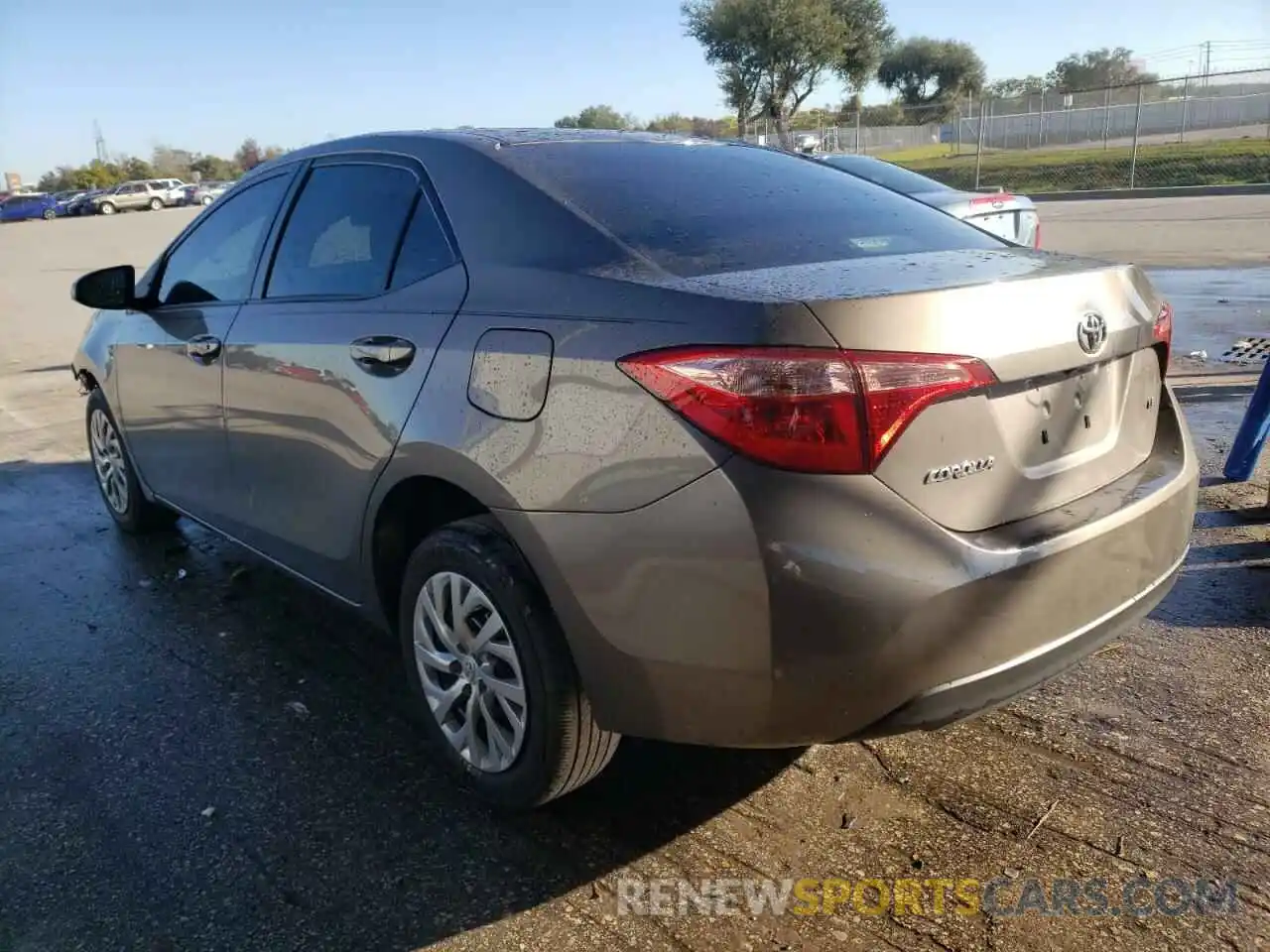 3 Photograph of a damaged car 2T1BURHE8KC206483 TOYOTA COROLLA 2019