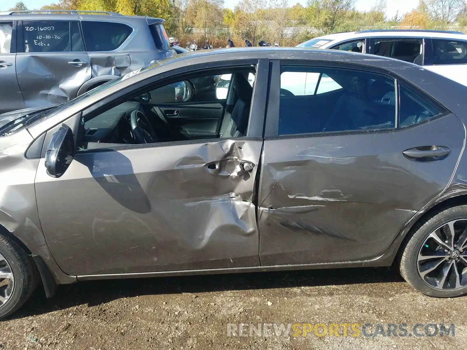 9 Photograph of a damaged car 2T1BURHE8KC207875 TOYOTA COROLLA 2019