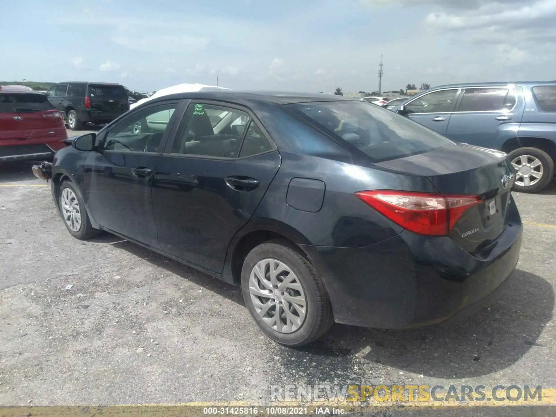 3 Photograph of a damaged car 2T1BURHE8KC208475 TOYOTA COROLLA 2019