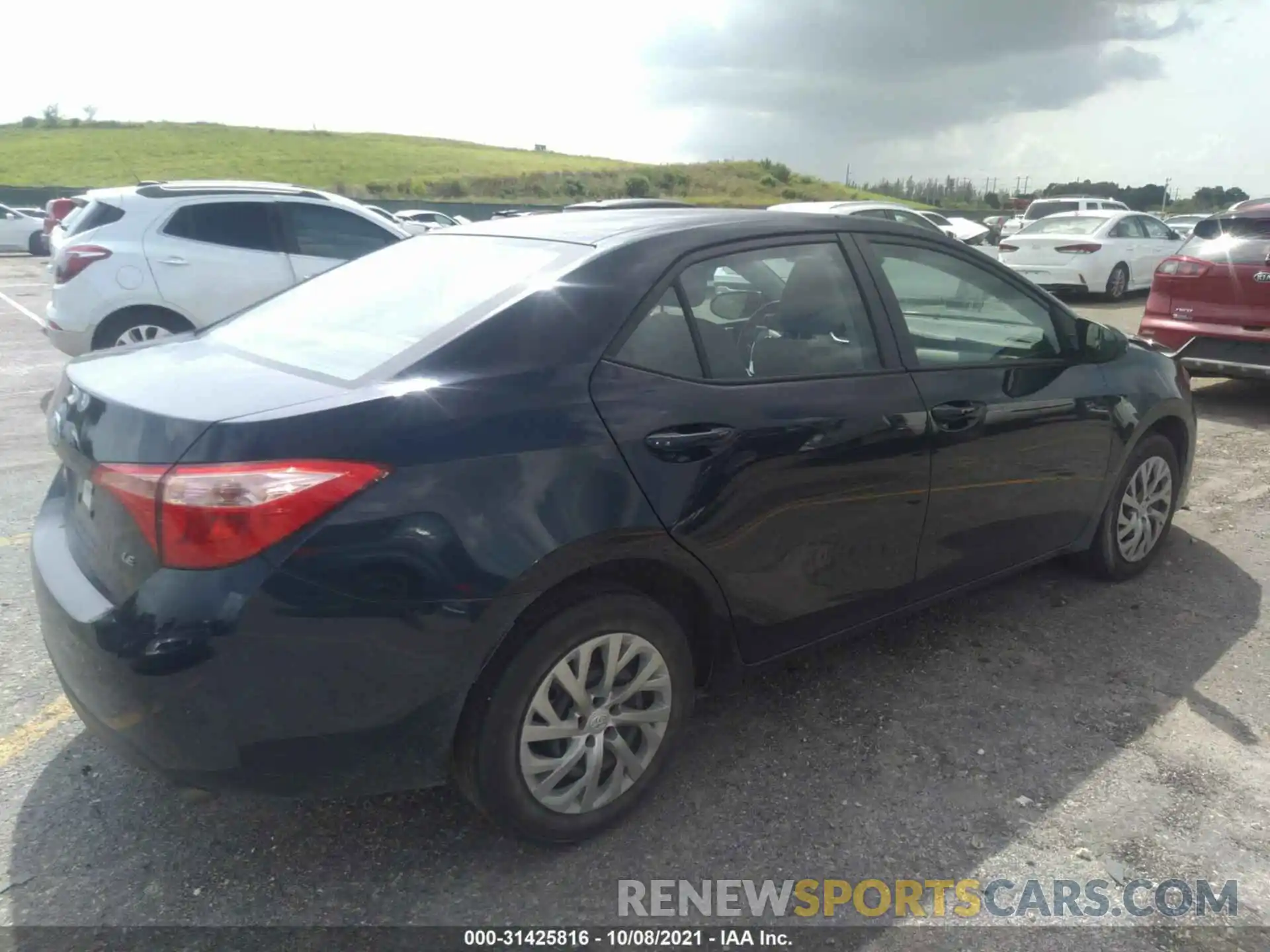 4 Photograph of a damaged car 2T1BURHE8KC208475 TOYOTA COROLLA 2019