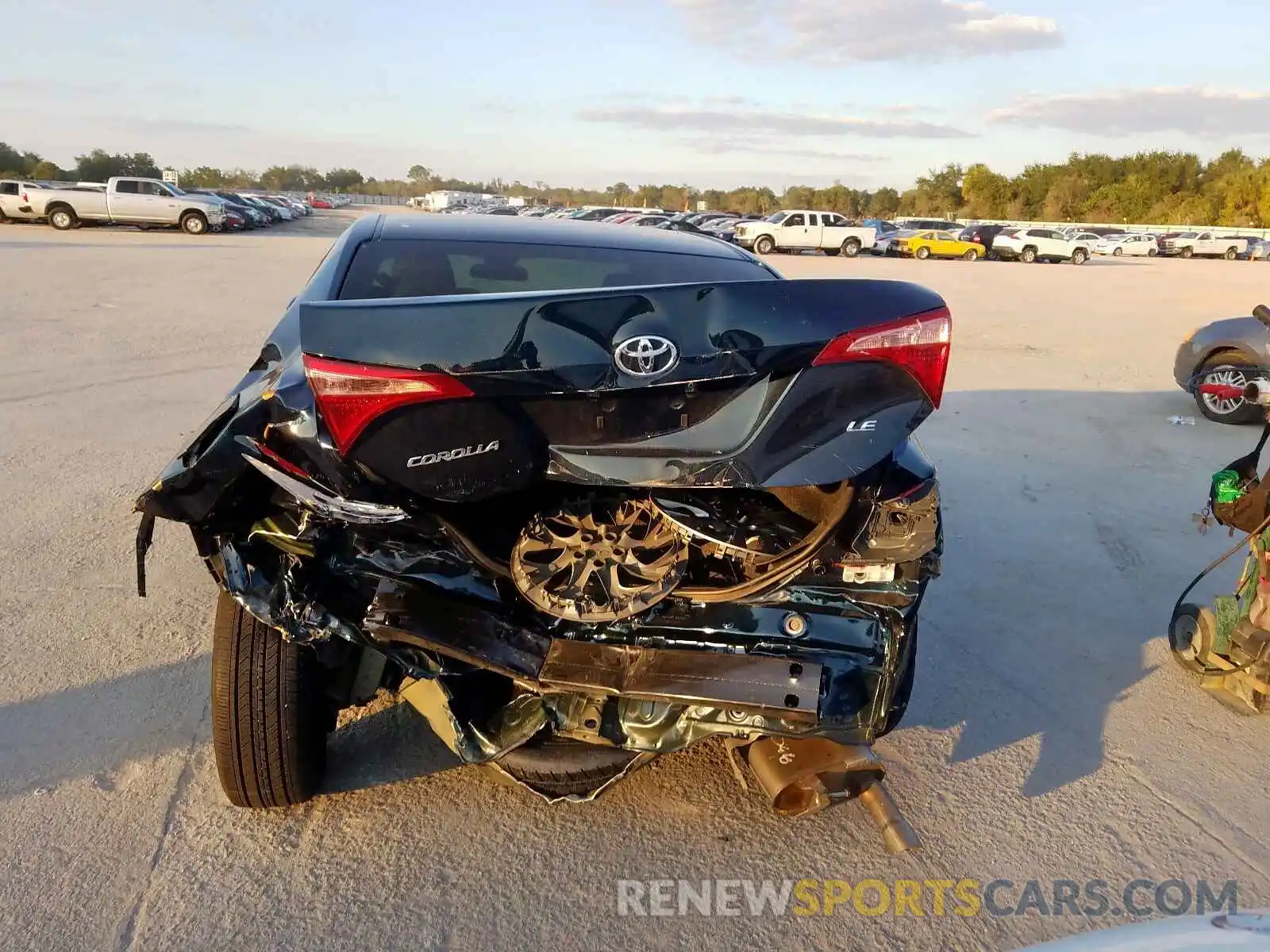 9 Photograph of a damaged car 2T1BURHE8KC210520 TOYOTA COROLLA 2019