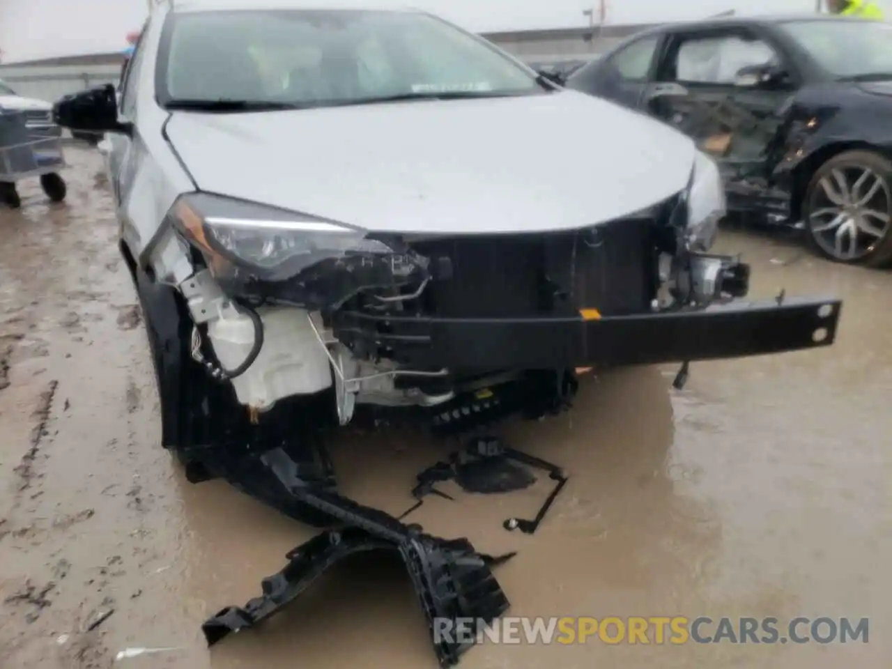 9 Photograph of a damaged car 2T1BURHE8KC210856 TOYOTA COROLLA 2019