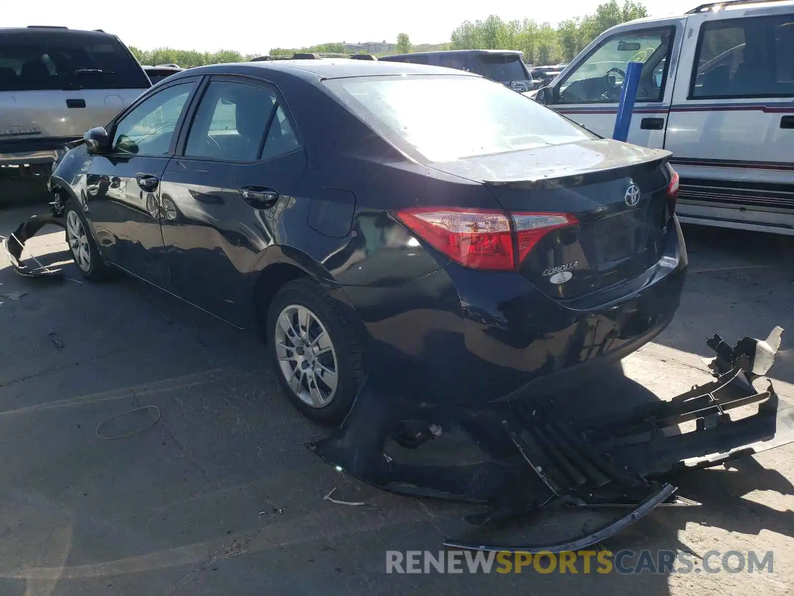 3 Photograph of a damaged car 2T1BURHE8KC211070 TOYOTA COROLLA 2019